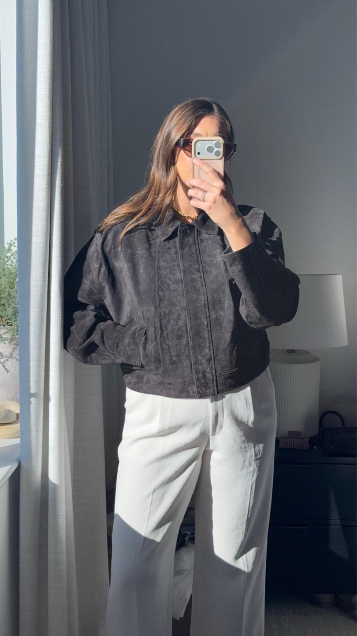 This jacket is giving effortless fall cool girl 🖤 I love it paired with easy ivory trousers for that polished-but-not-trying-too-hard look. Such a good throw-on-and-go outfit for fall.

black fall jacket, fall outfit ideas, neutral fall outfit, ivory trousers, casual chic outfit, women’s fall fashion, everyday style

#LTKMidsize #LTKTall #LTKSeasonal