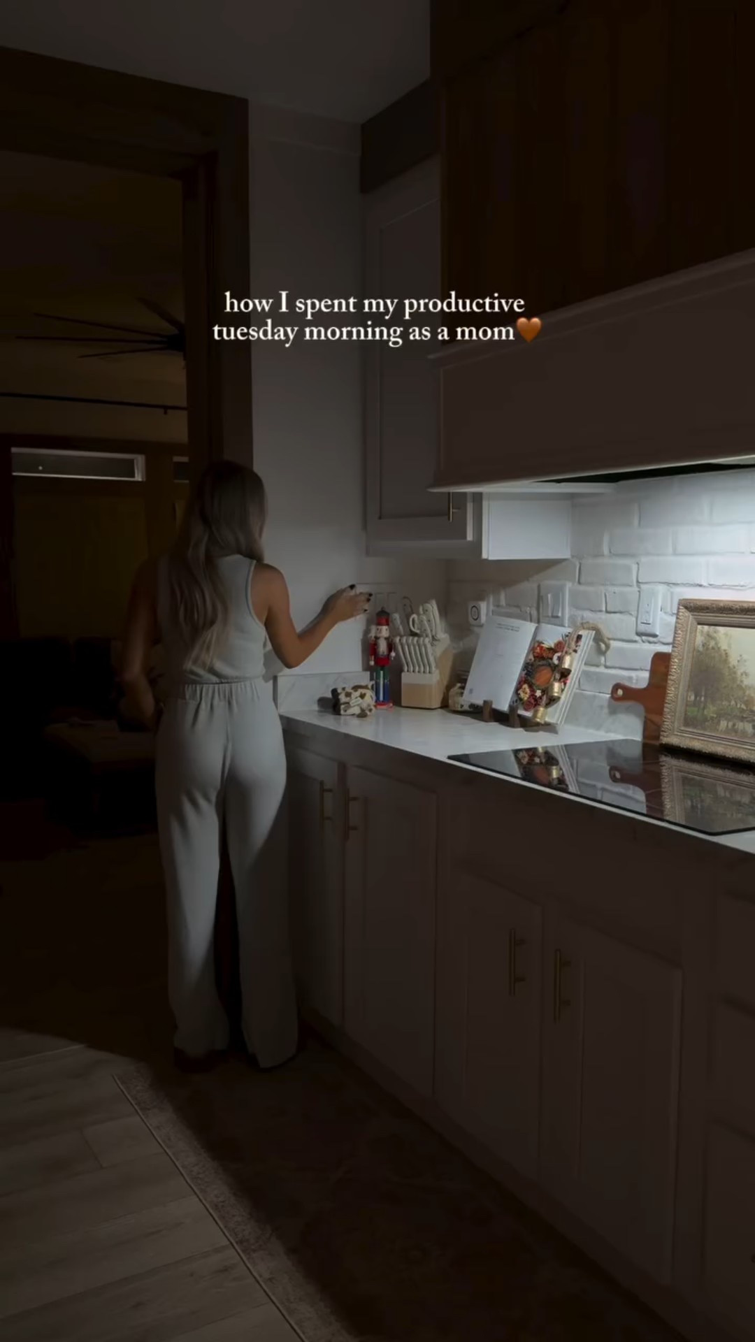 The dog and the kiddo was acting feral this morning ☠️😆 I hope everyone had a productive morning! #ditl #morningroutine #schoolmorning #momvlogs