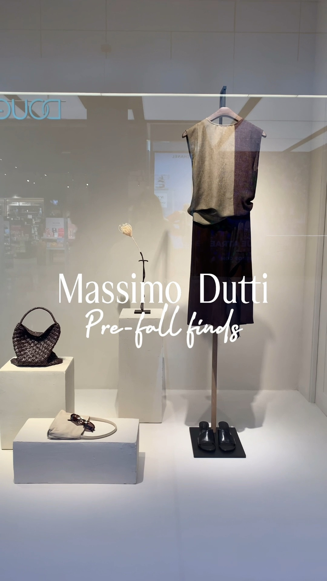 Massimo Dutti pre-fall finds 🖤

Tags: summer outfits 2026, pre-fall, summer dresses, easy styling, chic & basic outfit, Parisian look, capsule wardrobe, office look, brunch style, high street, linen, leather, bomber jacket.

#LTKstyletip #LTKdresses #LTKworkwear