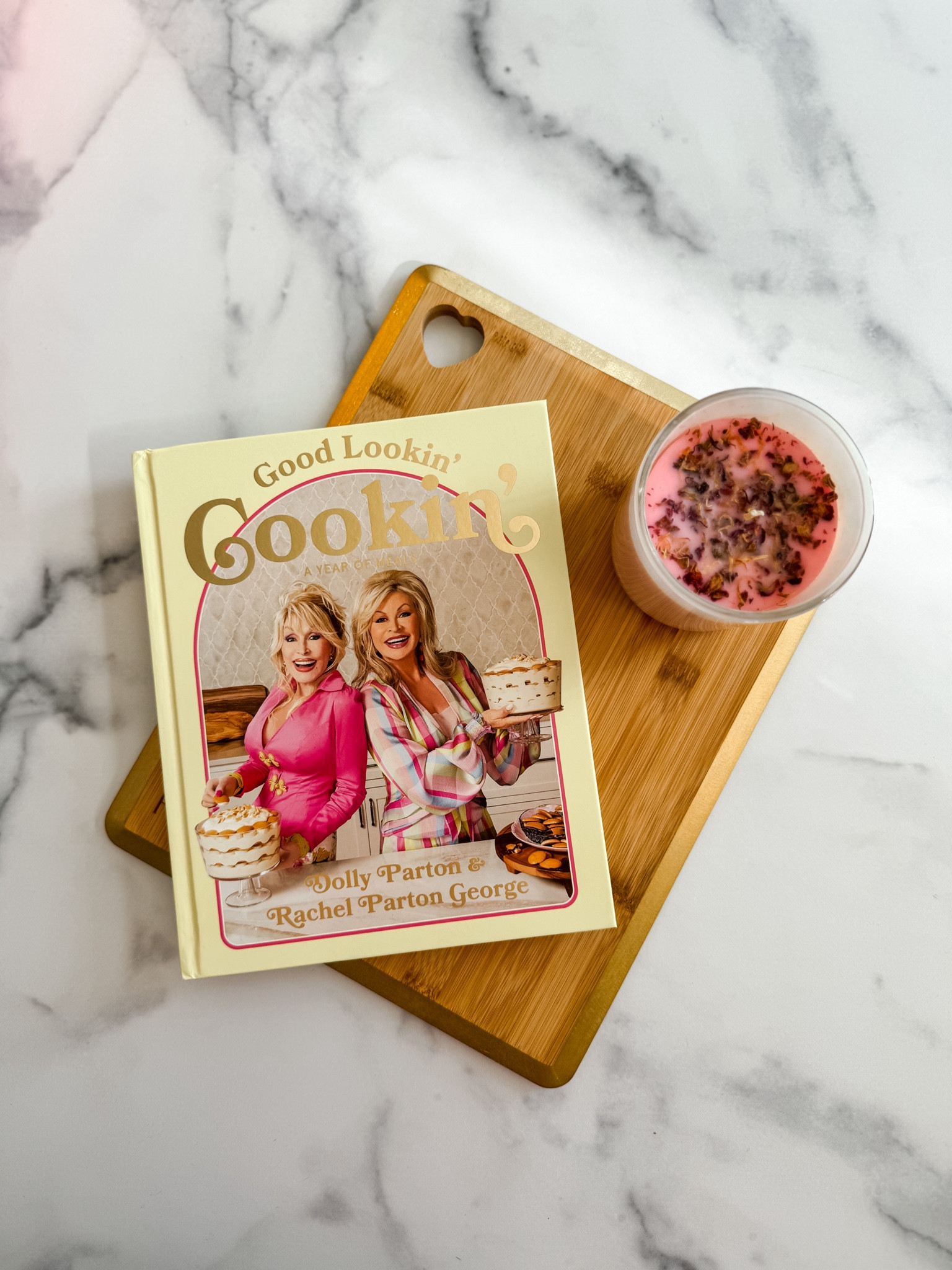 ✨ "Good Lookin' Cookin' by Dolly & Rachel!" ✨ Now you can bring a taste of the Parton family’s kitchen to your home! This New York Times Bestseller is packed with 80+ mouth-watering recipes like Country Ham & Biscuits, Strawberry Shortcake, and Family Favorite Meatloaf, along with heartwarming family stories. Whether you're planning a holiday feast or a simple family dinner, this cookbook has everything you need for hosting all year long! 🤩🍴 Shop now to add a little Dolly magic to your kitchen! 🧁👩‍🍳

#GoodLookinCookin #LTKFamily #DollyParton #RachelPartonGeorge #SouthernComfort #HostWithDolly #CookbookGoals



#LTKParties #LTKHome #LTKSeasonal