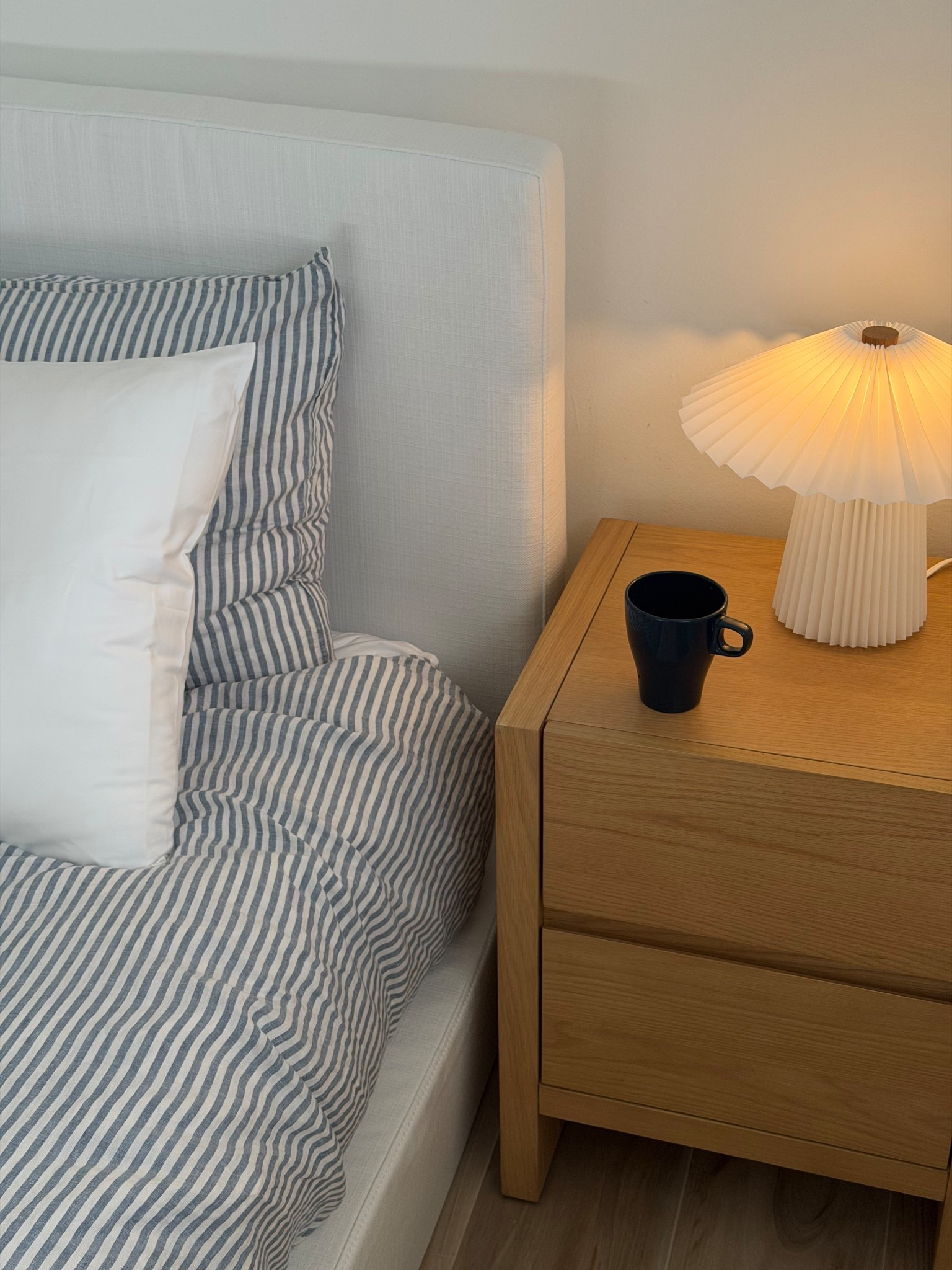 Full night stand set up 🤍