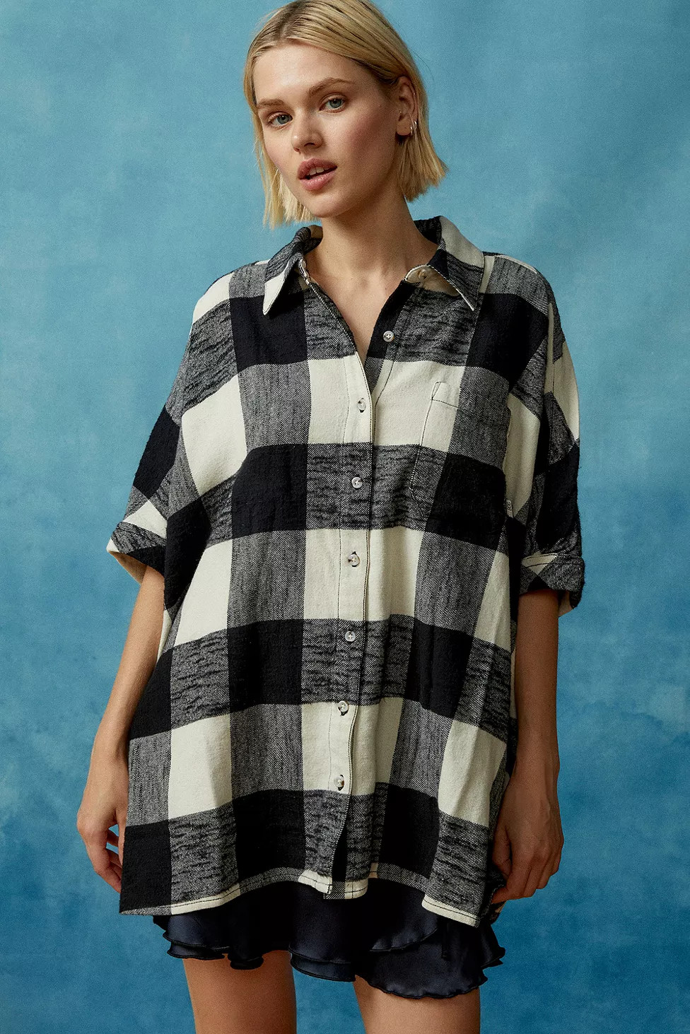 BDG Head Over Heels Flannel Short Sleeve Button-Down Shirt | Urban Outfitters (EU)
