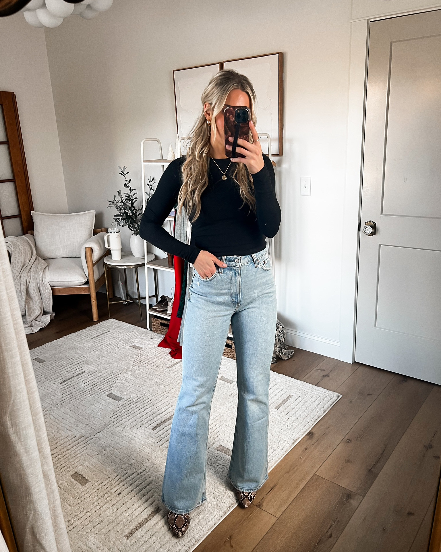 Such an EASY ‘go to’ outfit when you want to look pulled together!!

LOVE how these flared jeans to create balance in an outfit and they elongate the leg!! 👏🏻

I will also link some summer tops that would work instead of a long sleeve!

Sizing Details ✨ 
5’4’’ • 120 lbs • 30D 

Top: XS
Bottom: 25 Curve Love Reg length

#LTKstyletip #LTKfindsunder100 #LTKSeasonal