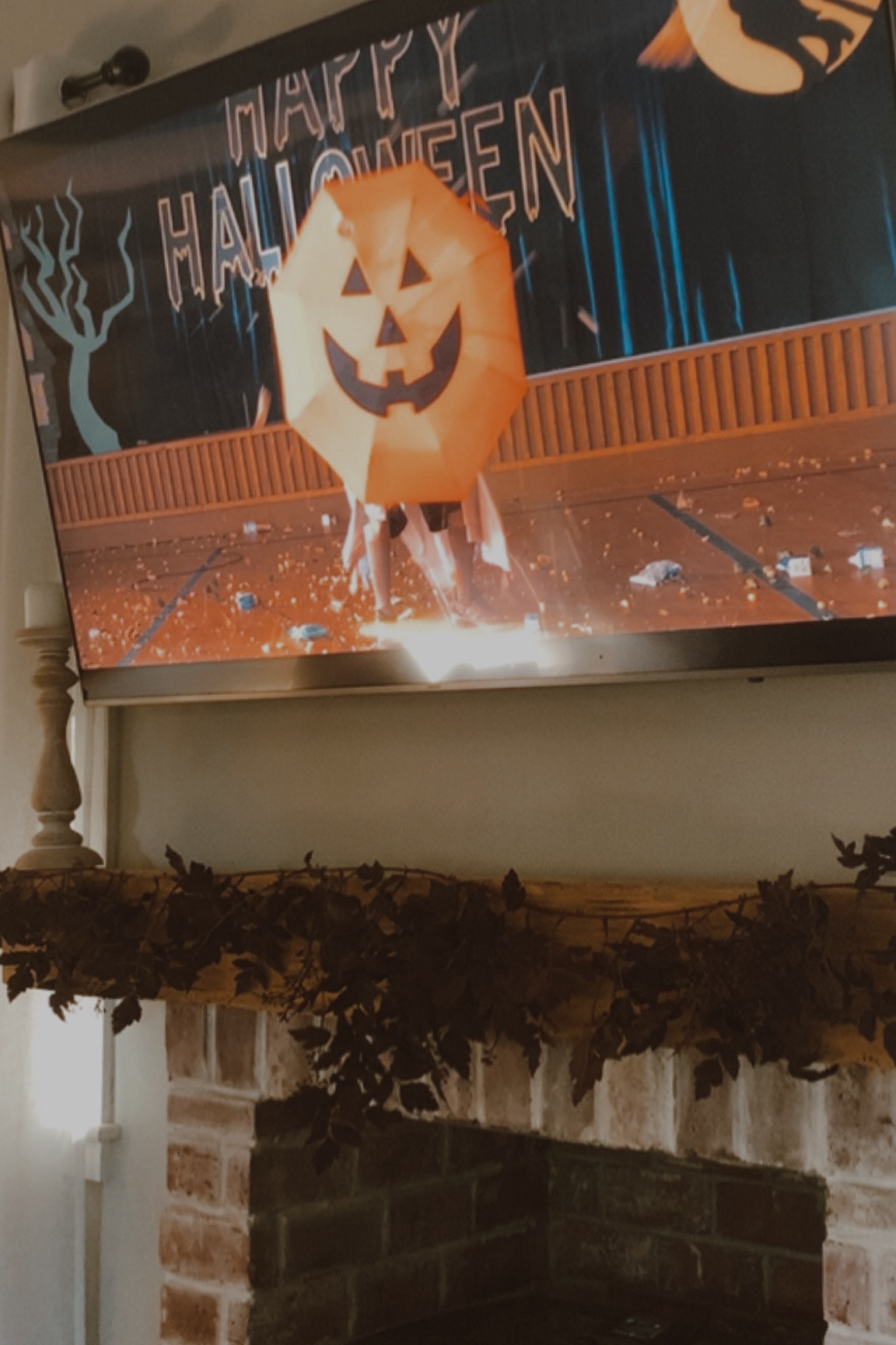 Autumn Mantle Style 

Happy Halloween Friends! 

I love this beautiful fall garland for our barn beam mantle 

I also can not get through the Halloween season without watching Hubje Halloween 🤣🎃



#LTKHome #LTKHalloween #LTKSeasonal