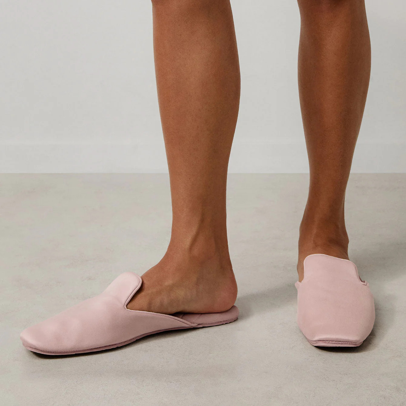 Lunya The Silk Slipper - Delicate Pink / 8 | Avocado Mattress