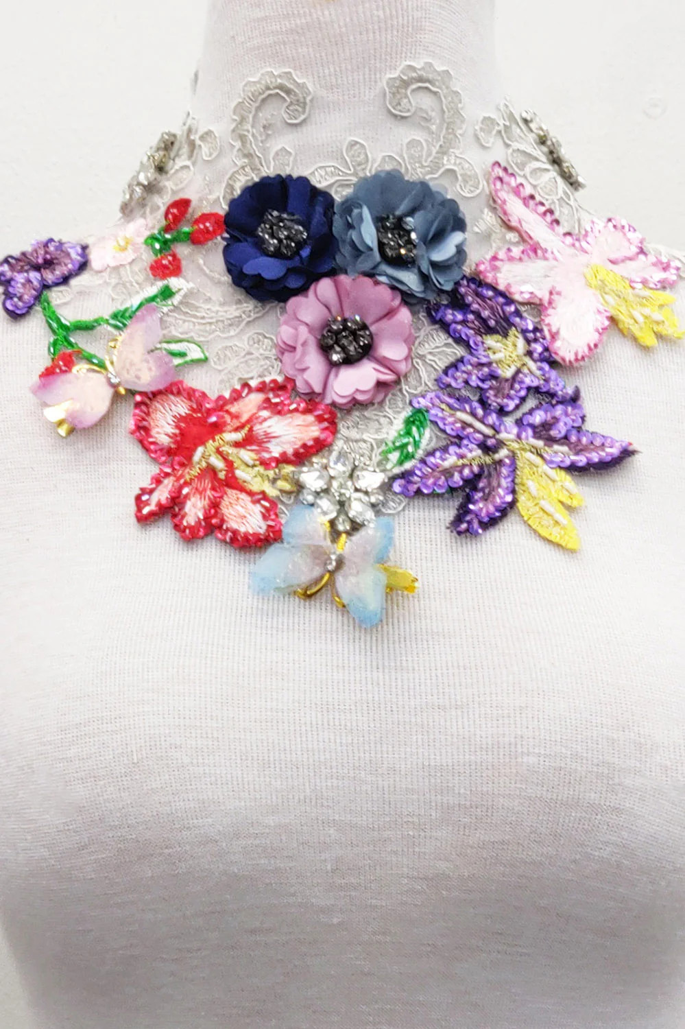 Queen Victoria Pinned Necklace | Aratta LLC