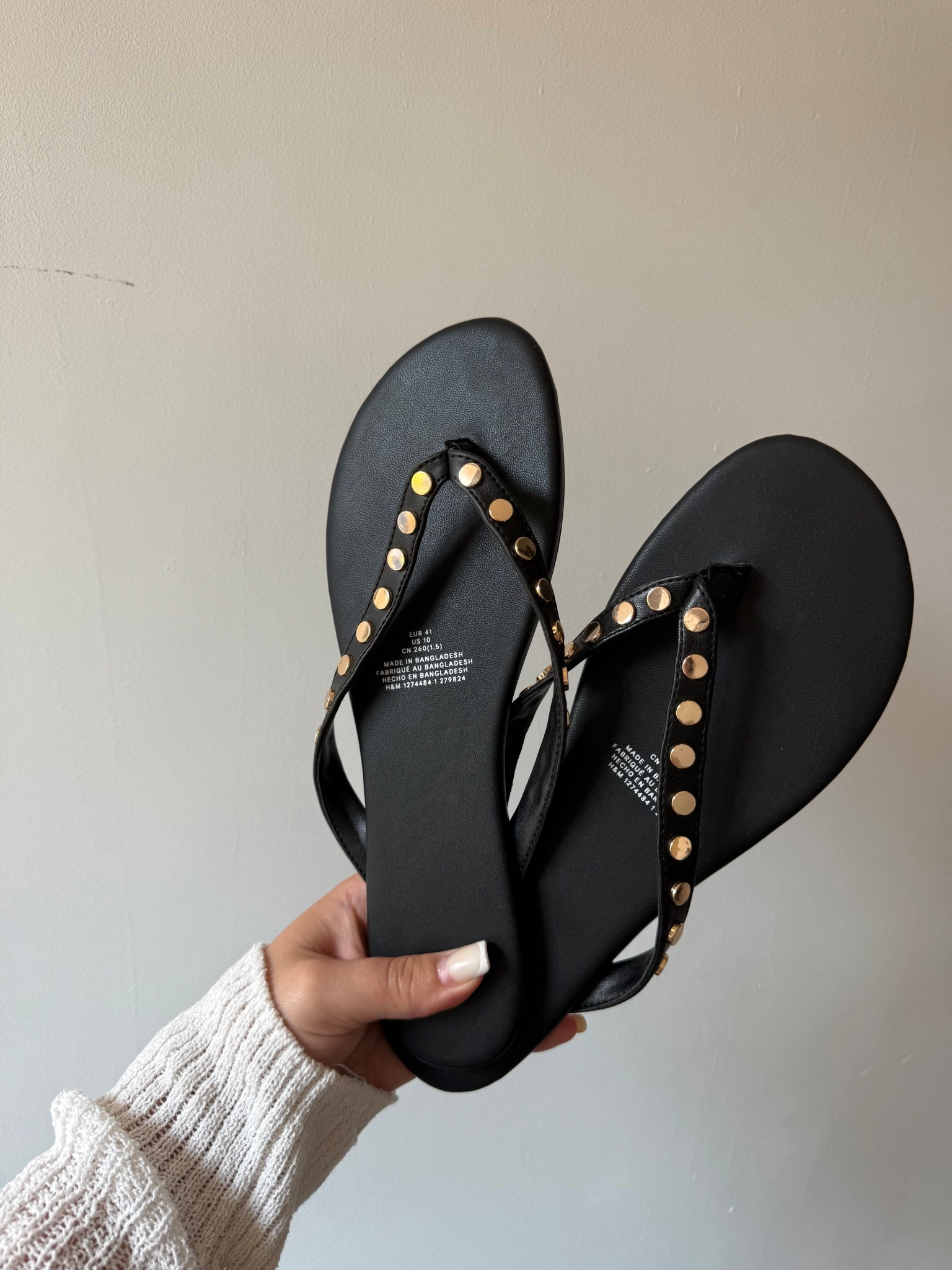 Dare I say flip flops will be the new transition shoe

#LTKcurves #LTKuk #LTKstyletip