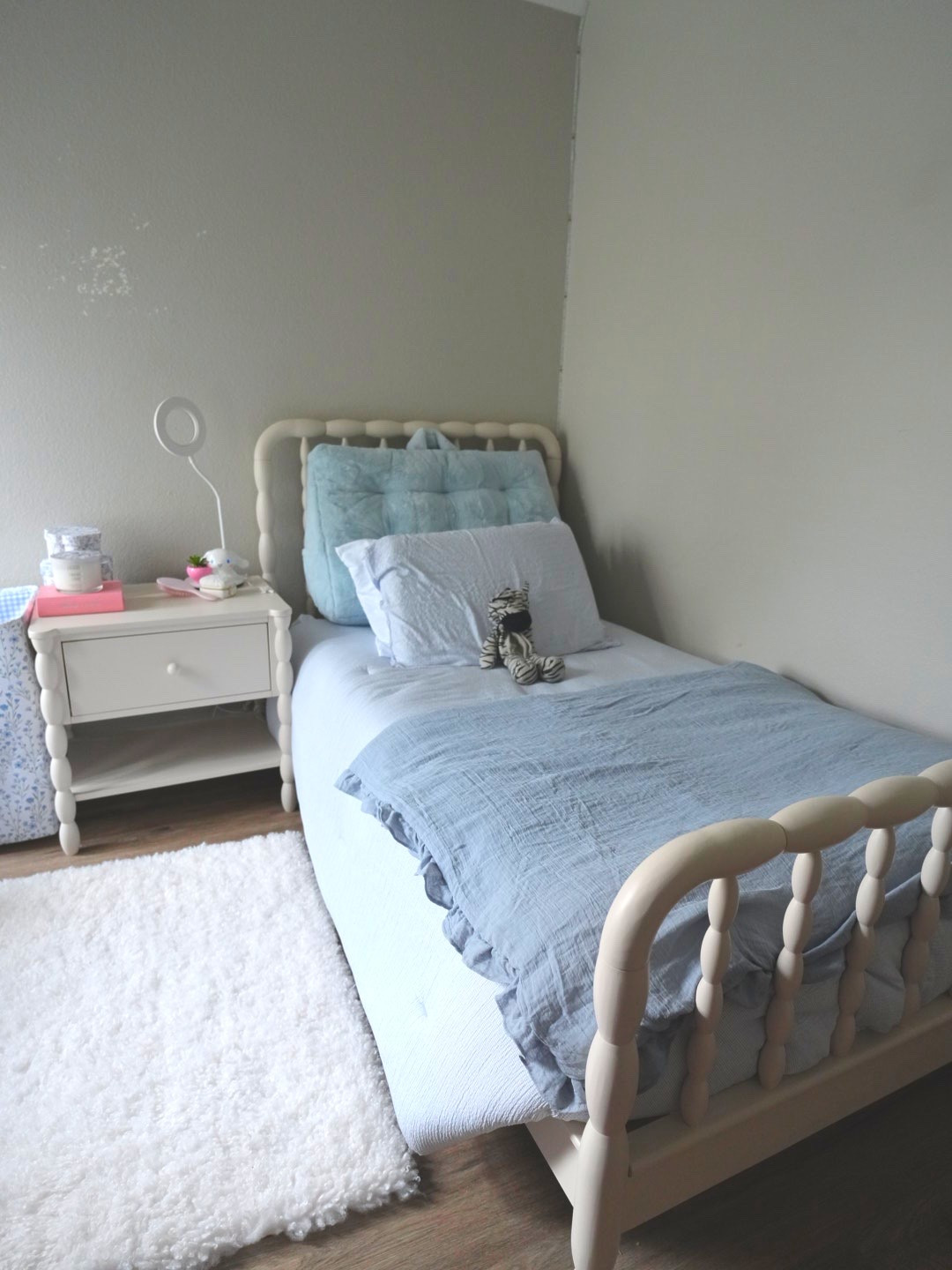I am so happy with how beautiful the room turned out! Love Gigi’s new bedroom furniture from @maxandlilyfurniture - currently on sale! Use code MEMORIAL to save up to 45% off sitewide 💙🩵 #ad #mymaxandlily #roomdecor #girlsroom #roommakeover

#LTKHome #LTKSeasonal #LTKKids