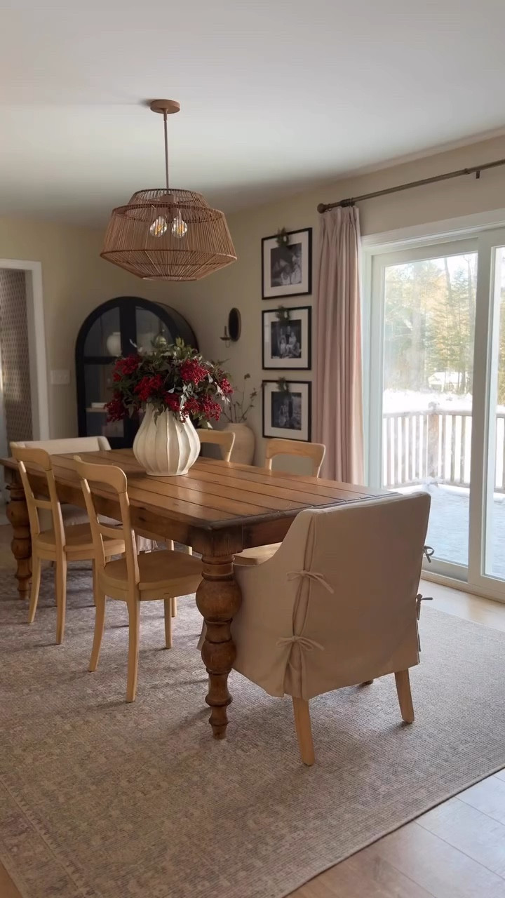 A little peel & stick — alot of cozy charm 👏

Comment WINDOW for links to what I used!

#cozyupgrade #easydiy #peelandstick #homeinspo