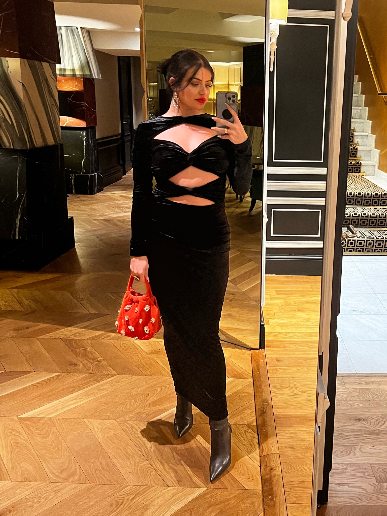 Black cutout dress 👗 

#LTKSeasonal #LTKeurope #LTKwedding