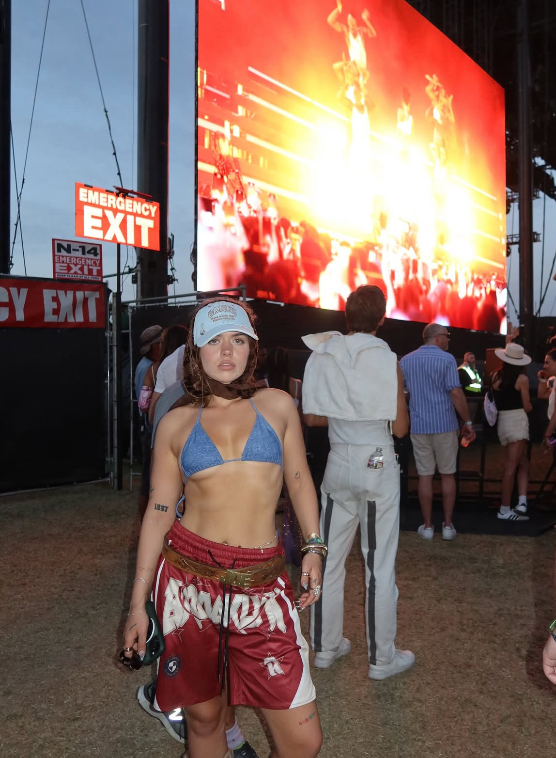 Coachella day 1

Coachella outfit, festival outfit, summer outfit, style inspo, outfit inspo 

#LTKSeasonal #LTKFestival #LTKStyleTip