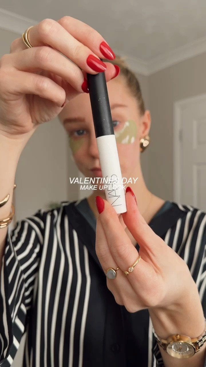 Valentine’s Day make up, pink make up palette, eye shadow primer, cream blush, pink blush, pink highlighter, cream highlighter, nude lipstick, pink lipstick, nude lipliner 

#LTKbeauty #LTKeurope #LTKSeasonal