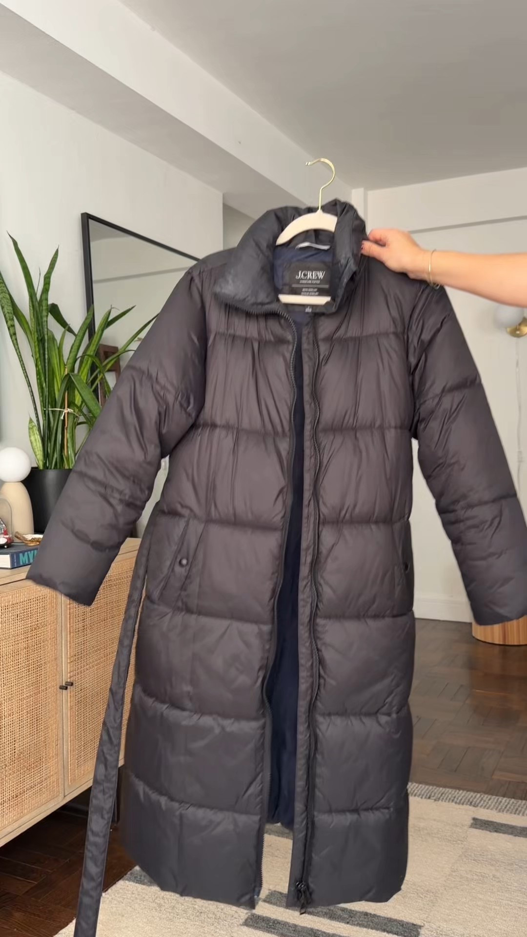 Get dressed with me for puffer coat season. Sometimes it’s just all about the accessories to make a black puffer coat not feel so boring. Leopard scarf and red bag for a pop of color  

#LTKootd #LTKgrwm #LTKFindsUnder100