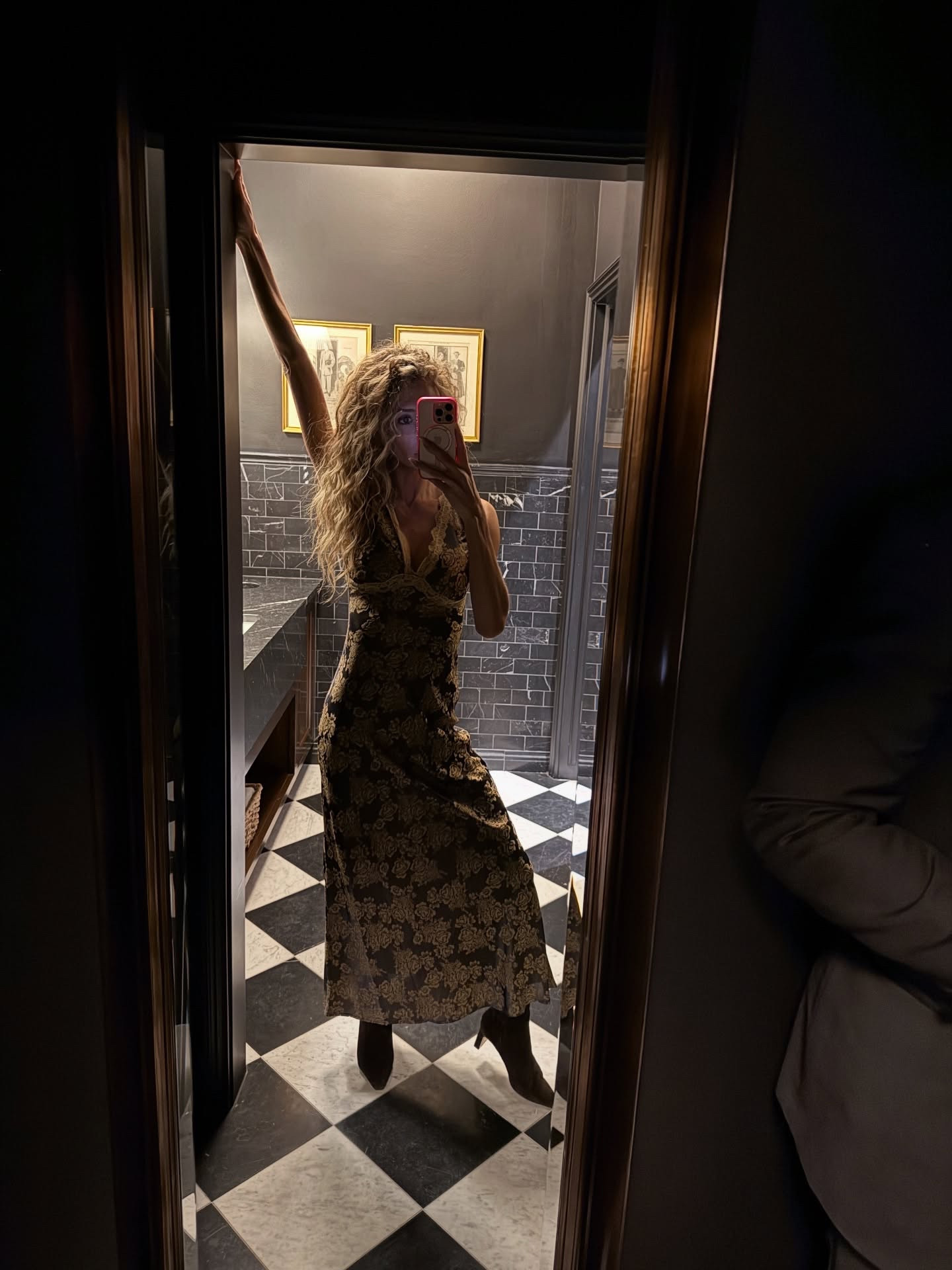 POV the camera roll is only serving curls #newyearrealme

#LTKmomlife #LTKootd #LTKWedding