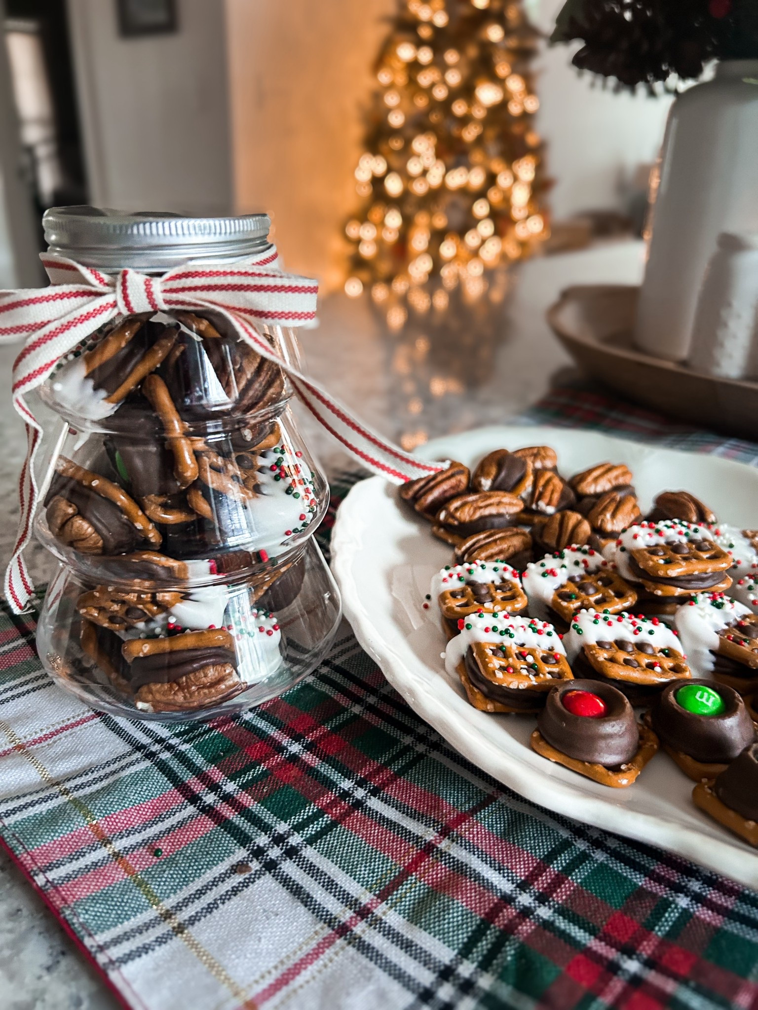 Rolo Pretzel Bites in a fun Christmas tin🎄

#LTKSeasonal #LTKHoliday #LTKfoodie