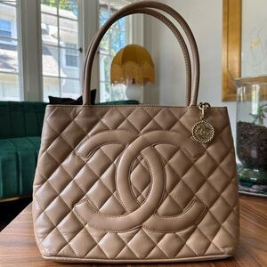 Chanel Medallion Tote Cream Quilted Caviar Leather | Poshmark