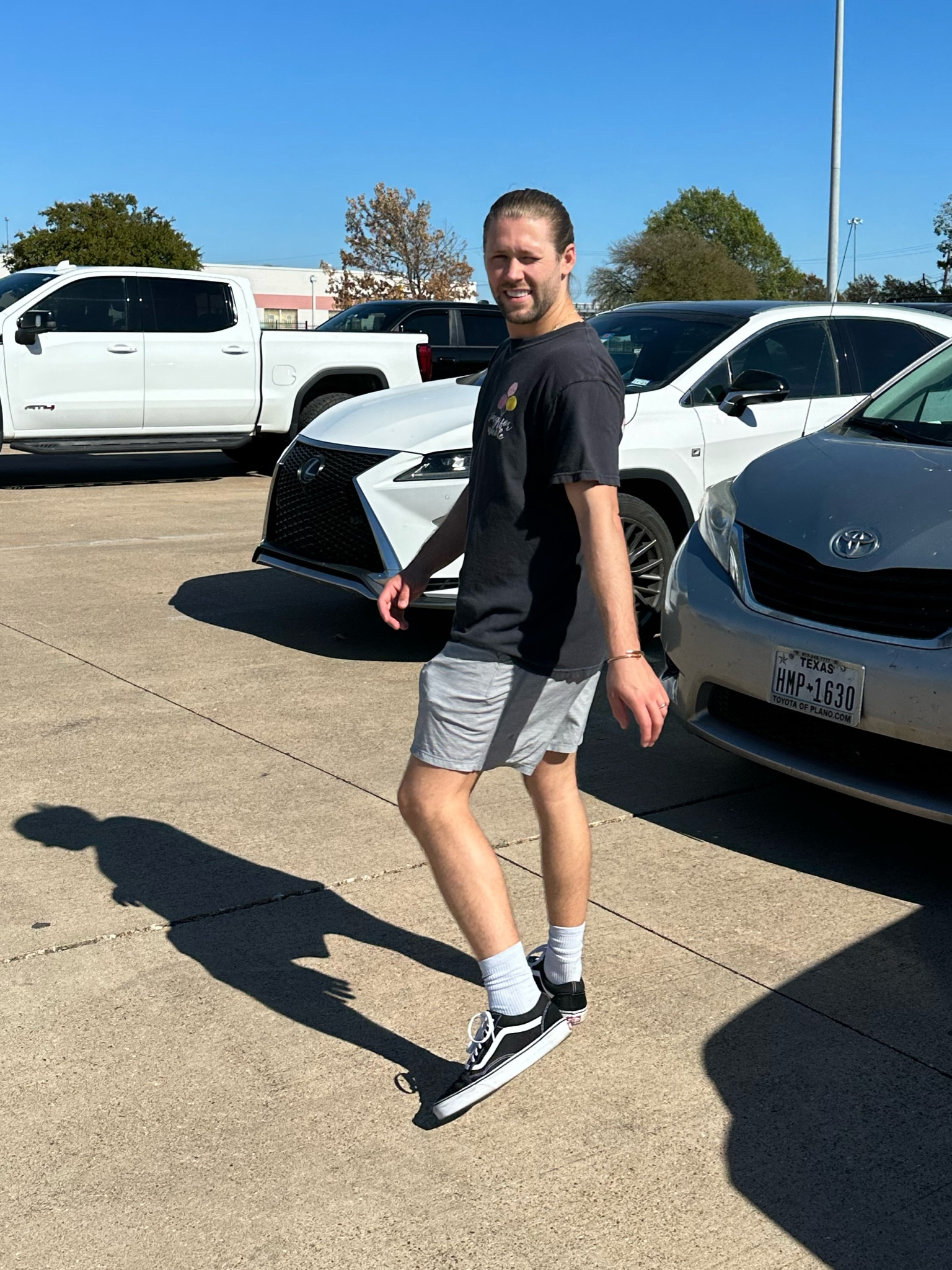 Men’s fashion 
Men’s vans 
Vans sneakers 
Black vans sneakers 