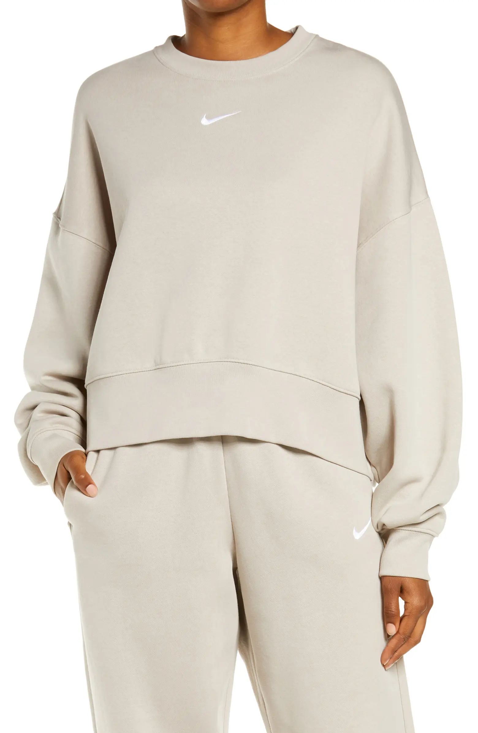 Sportswear Essential Oversize Sweatshirt | Nordstrom