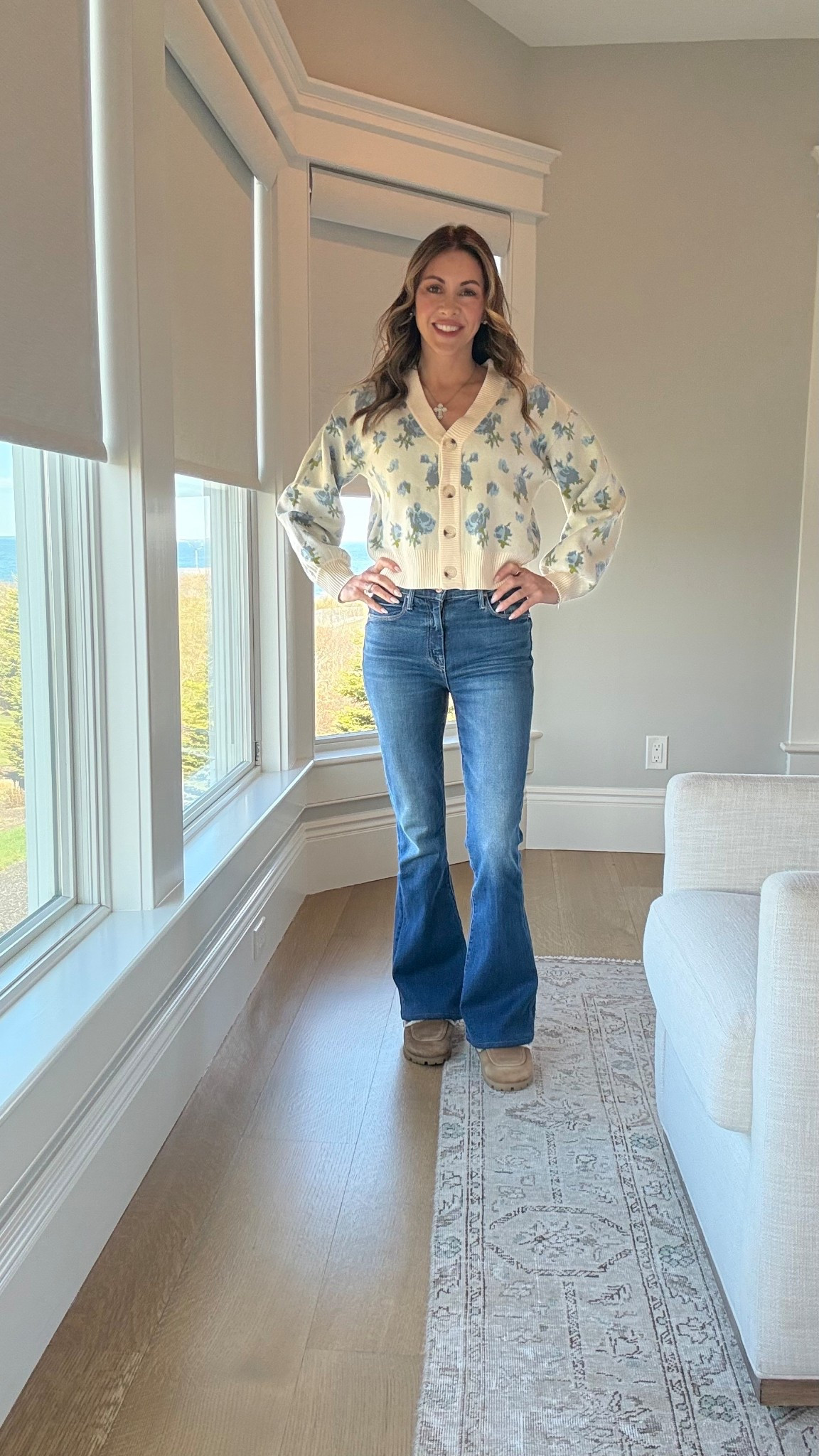 Spring in New England = sunny but still windy so I’m grabbing this lightweight cardigan on my way out to dinner. Paired it with my new favorite Mother Denim and Prada mules for an easy, polished look that works every time. 