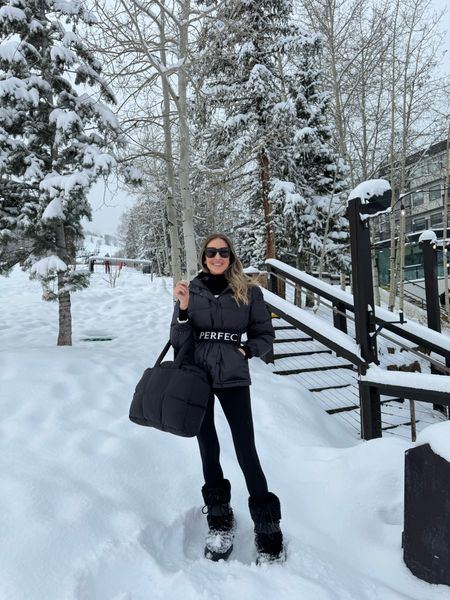 Après ski outfit
Feeling warm and stylish
I love this feminine puffer jacket that I took to our Aspen/Vail trip. 
Perfect moon boots and waterproof winter toat

#LTKSeasonal #LTKstyletip #LTKover40