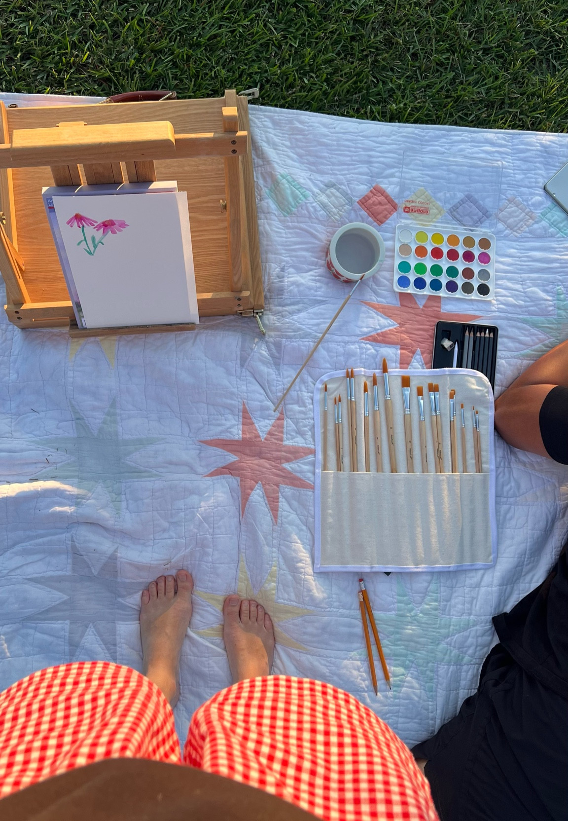 Watercolor date night in the park 🥰 a watercolor set would be such a cute gift!