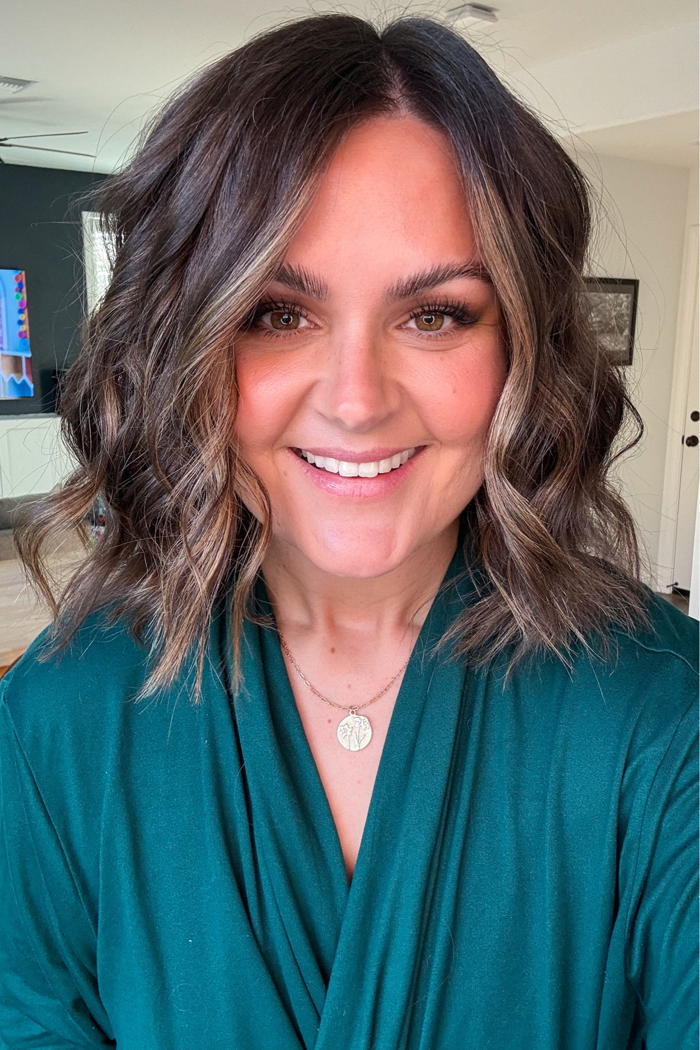 Short hair tutorial, hair curling tutorial

I used the small barrel for this, but I also have the large barrel
**the glove comes with it!!

Navy haircare code: COURTNEY

I swear curls last longer with a wand than a traditional curling iron!

Short hair, how to curl, curling wand, hair tutorial, hair curling tutorial, beauty tip 

#LTKStyleTip #LTKBeauty