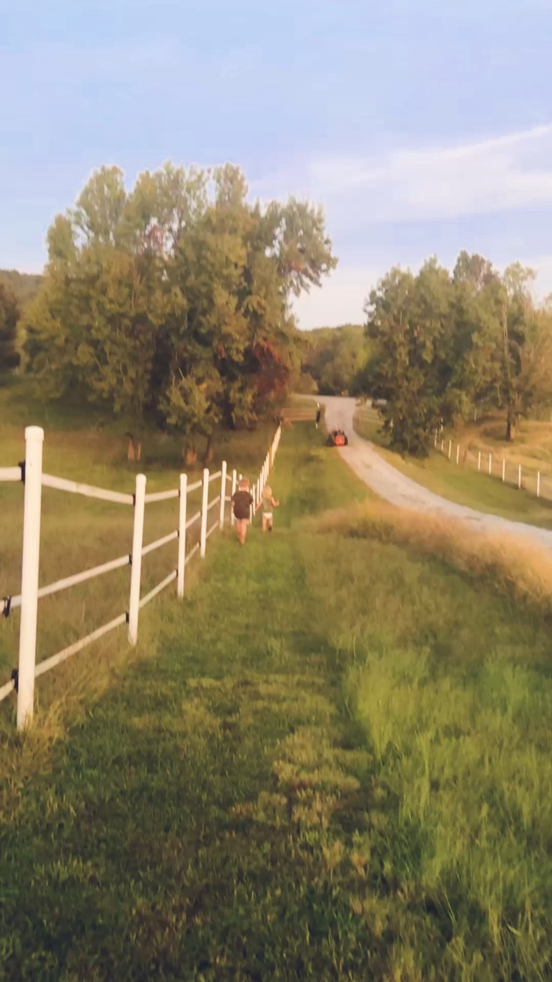 And long live the days of brother racing up and down our long gravel driveway 🛻 (& chasin’ daddy on the lawnmower 🤭🌾) - these 👏🏽 are 👏🏽 the 👏🏽 days!!! 🧺🍂🌼