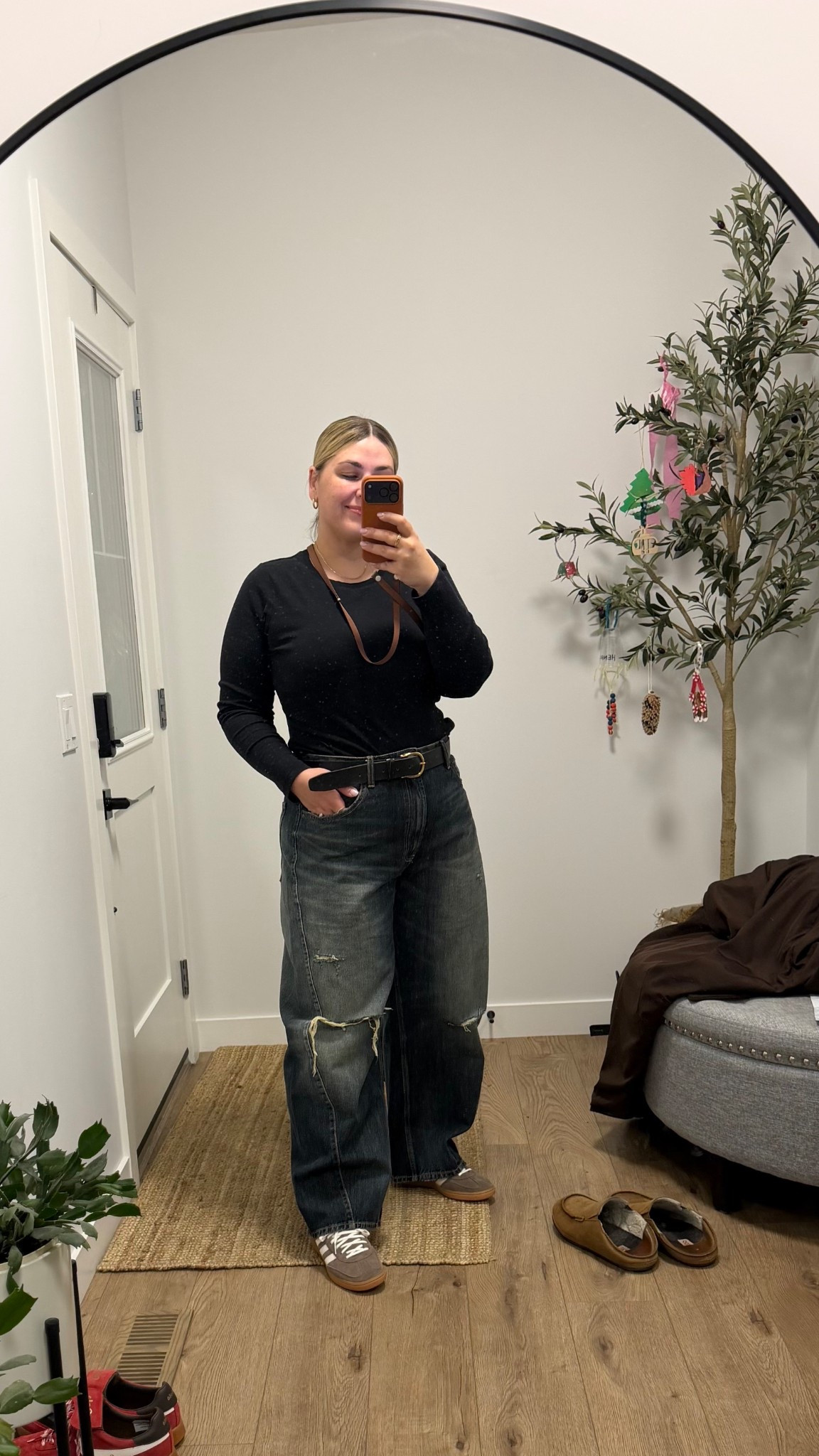 Comfy casual // zara // adidas // spezial // balloon jeans 

#LTKcanada #LTKmidsize #LTKjeans