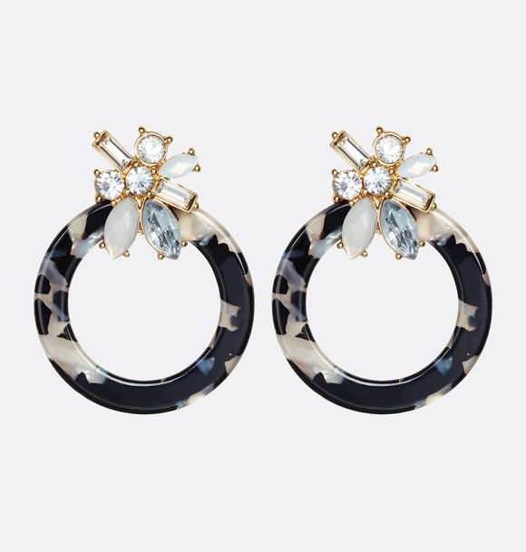 Plus size fashion clothing including tops, pants, dresses, coats, suits, boots and more| Avenue | Avenue