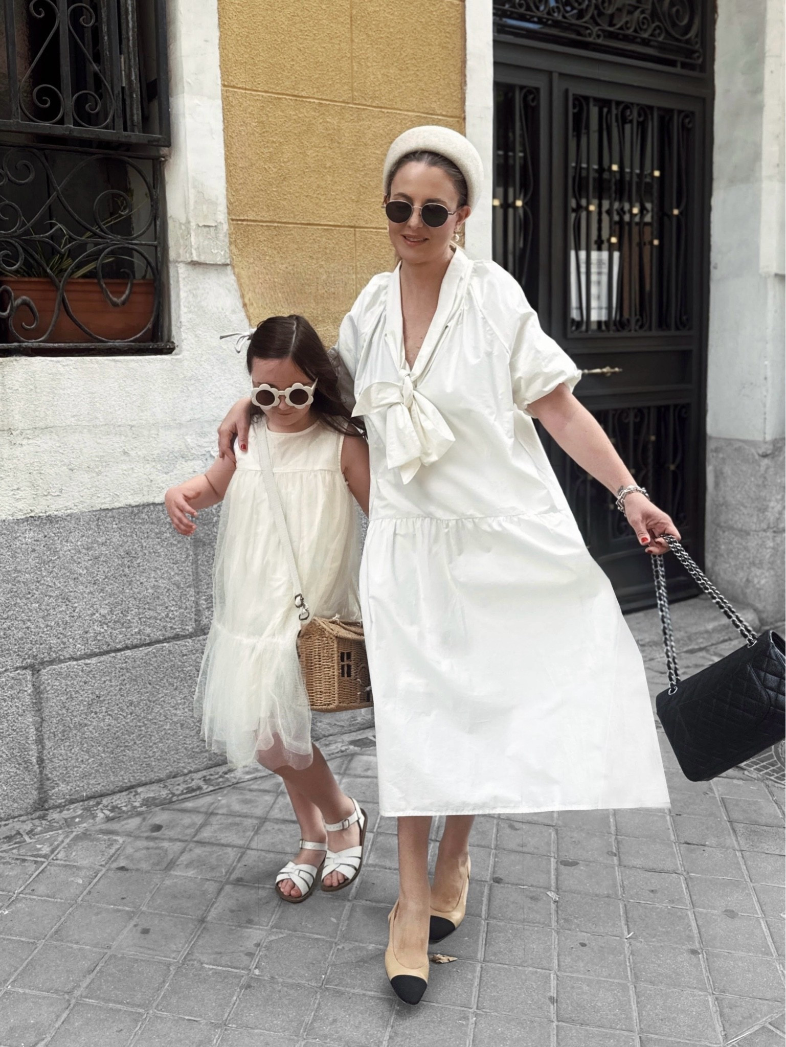 Un poco más elegantes de lo habitual de camino a la comunión de mi sobrina. Fue un día maravilloso y Olivia estaba encantada con su vestido, sus gafas y sus ondas en el pelo. Una ocasión especial, merece ropa especial! 

————————————————

A little fancier then usual due to my niece’s communion. It was so much fun getting ready together and Olivia was loving her outfit so much! Special occasions call for special outfits don’t you think?