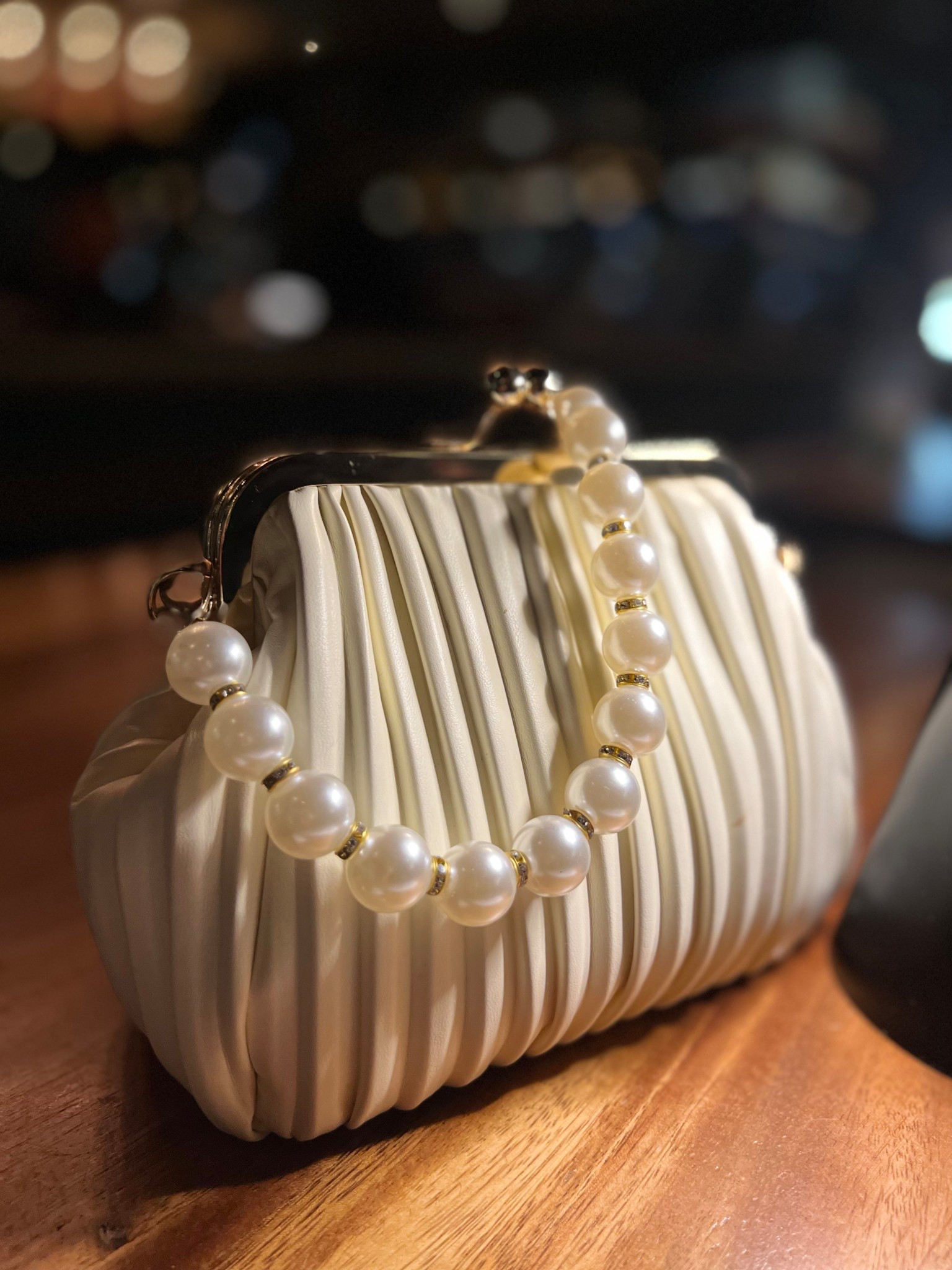 The cutest little purse for date night. 

#LTKStyleTip #LTKBeauty #LTKFindsUnder100