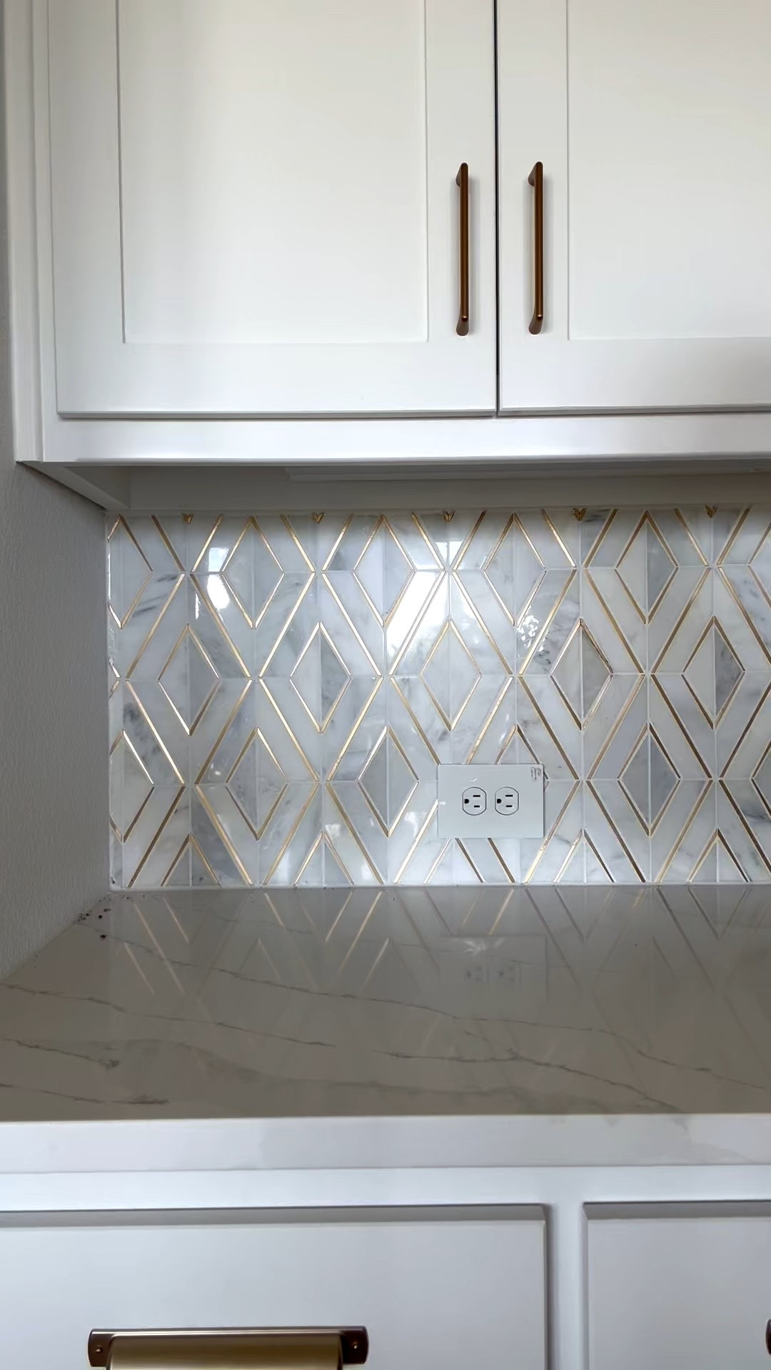 🍂 Fall styling 🍂

Cookbook, fall kitchen decor, scalloped cutting board, fall kitchen, kitchen fall styling, fall candle, target, Walmart, Amazon. Hearth and hand, 

#LTKHome #LTKFindsUnder100 #LTKFindsUnder50