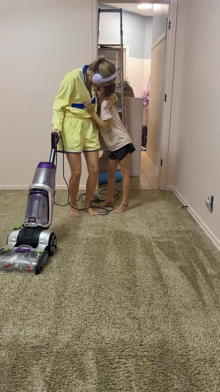 These something so satisfying about cleaning carpet. Or is that just me? Comment CLEAN and I’ll send you the link to our @bissellclean carpet cleaner