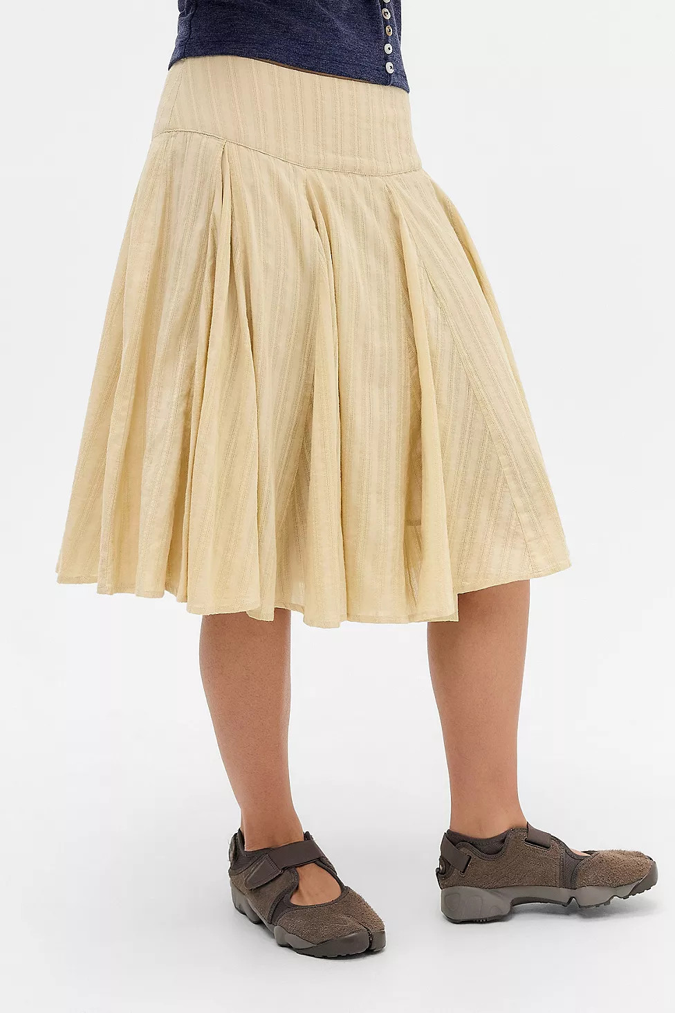 UO Olga Textured Dobby Midi Skirt | Urban Outfitters UK