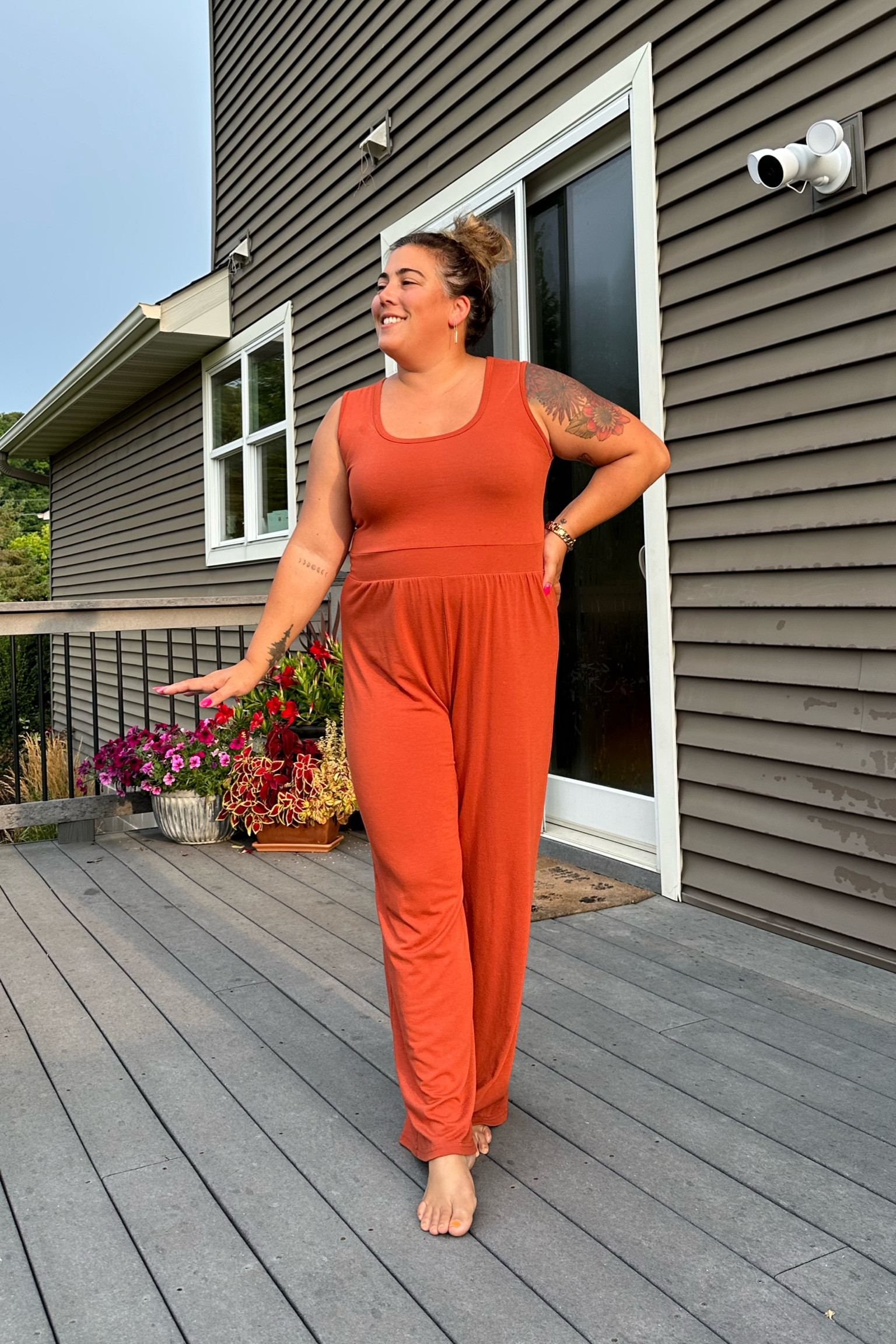 💛 golden hour 🧡

What do I wear when I don’t want to figure out a whole outfit?

A jumpsuit.

Specifically.. THIS jumpsuit. 

The color is great for many seasons, this fit is complimentary to my frame. The only thing I wish were different is this piece doesn’t have pockets. But otherwise, it’s a 10/10 winner ✨

Also, my son took this photo 🥰

#LTKMidsize #LTKTravel #LTKFindsUnder50