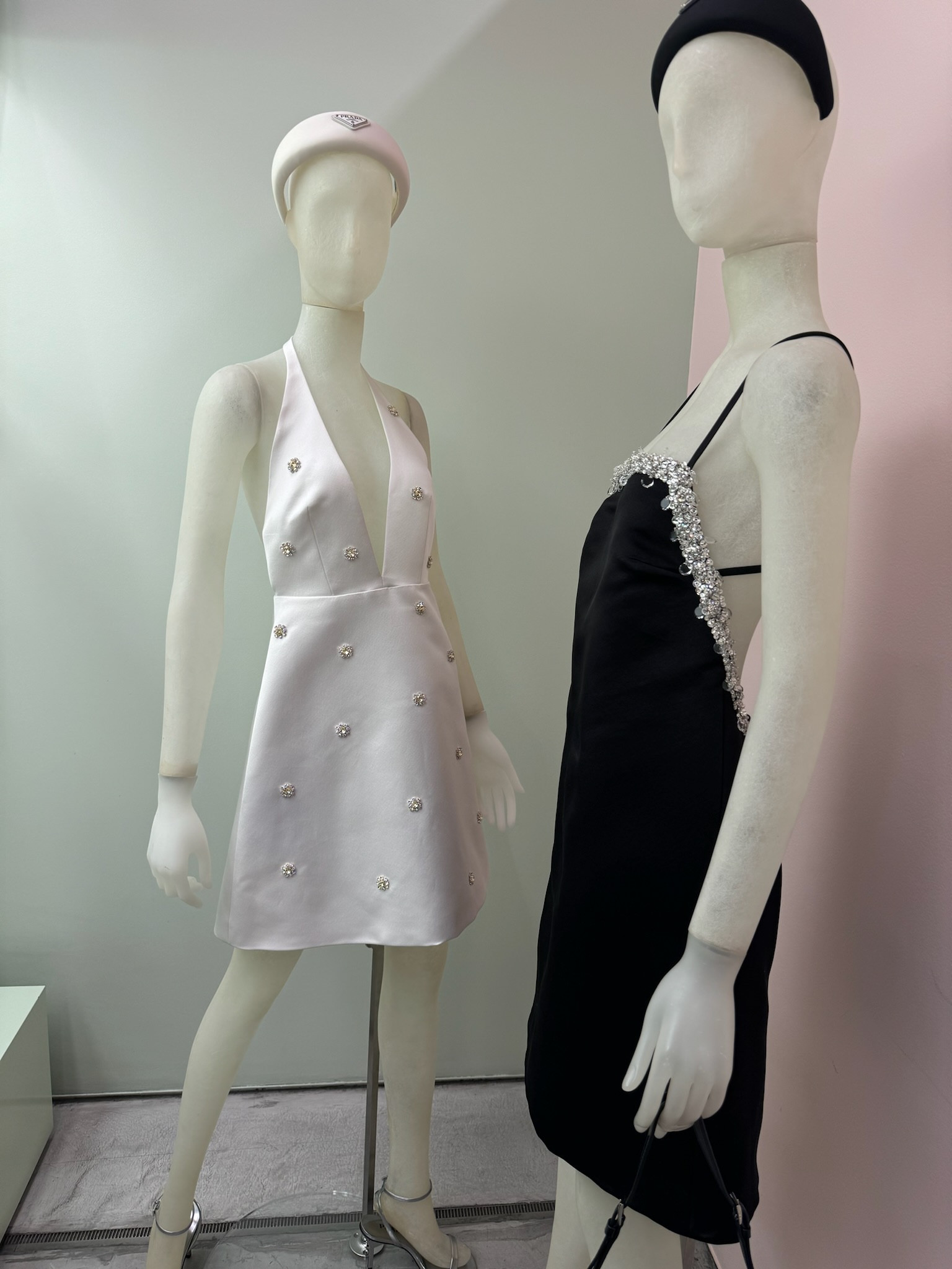 Such glam mini dresses for the fall and festive seasons! 

❤️ EAB

#LTKStyleTip