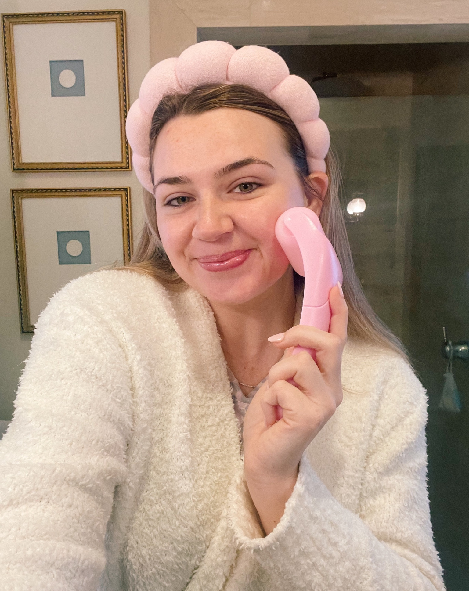 Two of my favorite Amazon purchases! 🤩💗 both under $20!

#LTKunder50 #LTKstyletip #LTKunder100