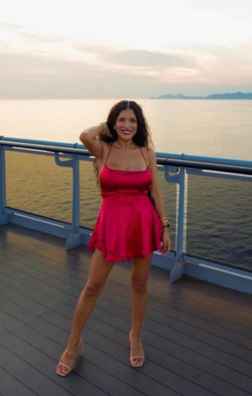A pop of pink for sunset 💕 This flirty mini dress is made for vacation nights, dinner dates, and those golden-hour moments.

#PinkDress #VacationStyle #DateNightLook

#LTKootd #LTKdayinmylife #LTKstorytime