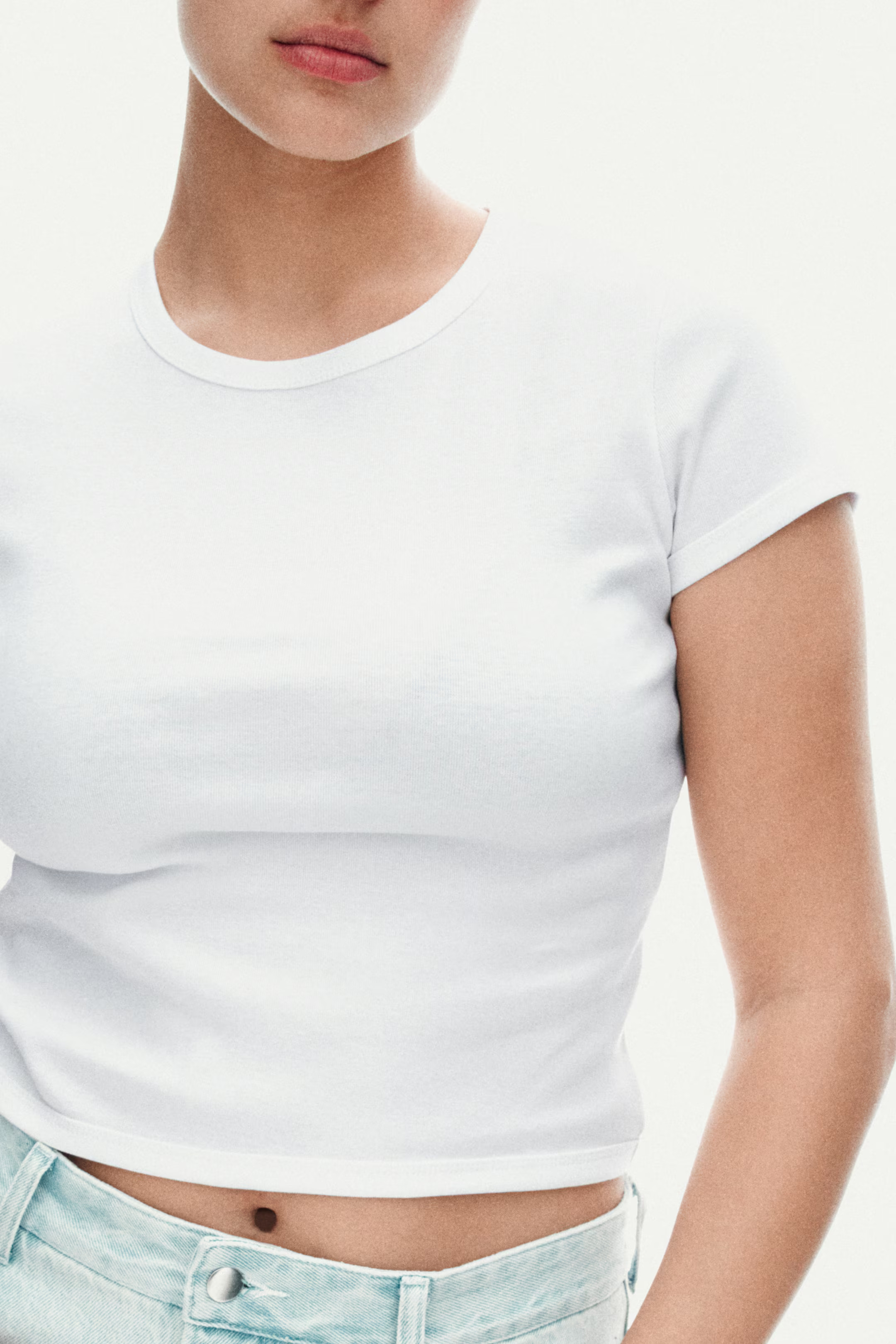 Fitted T-Shirt - White - Ladies | H&M US | H&M (US + CA)