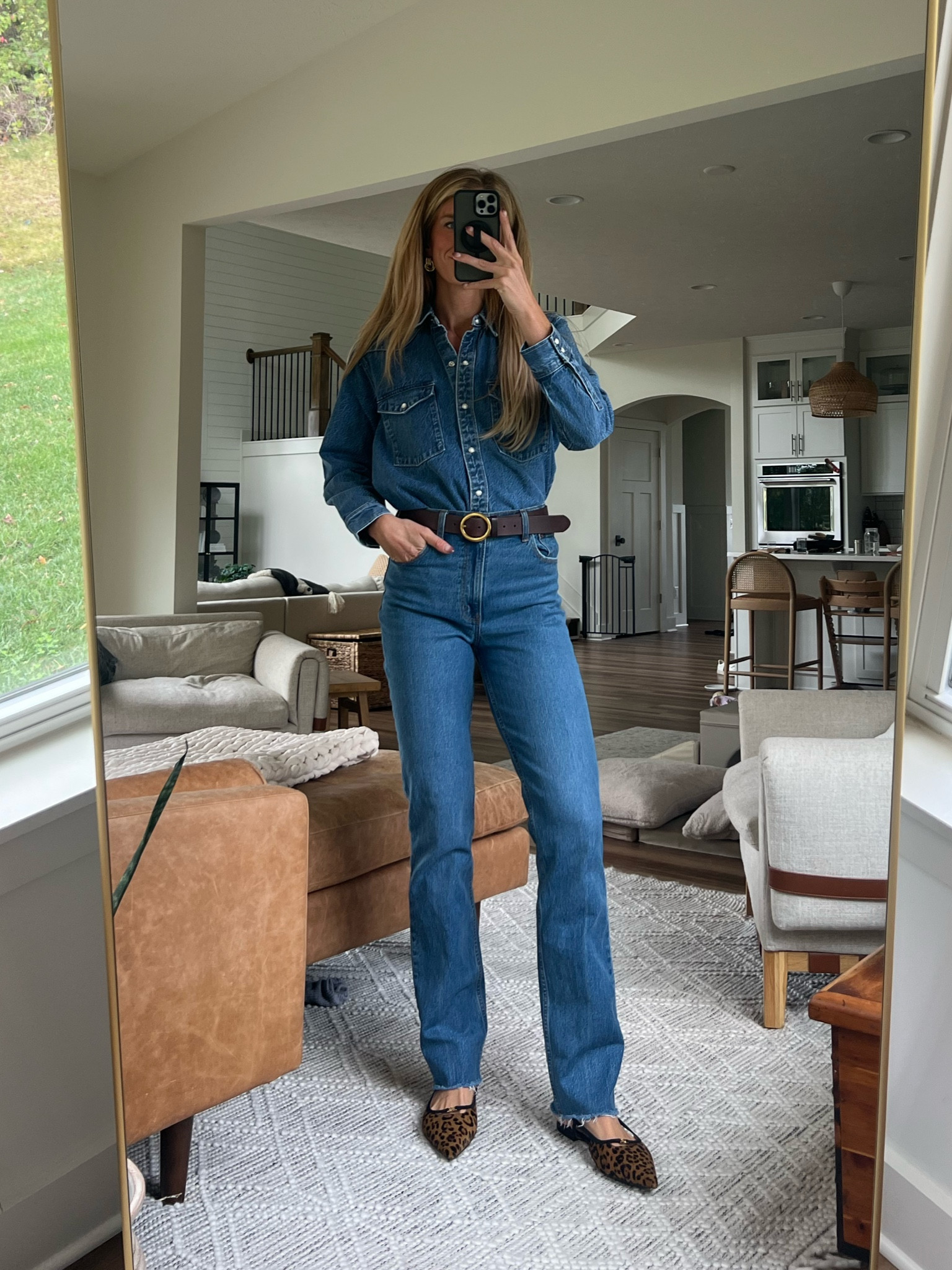 Size mediums in tops and jeans run tts 27x-long