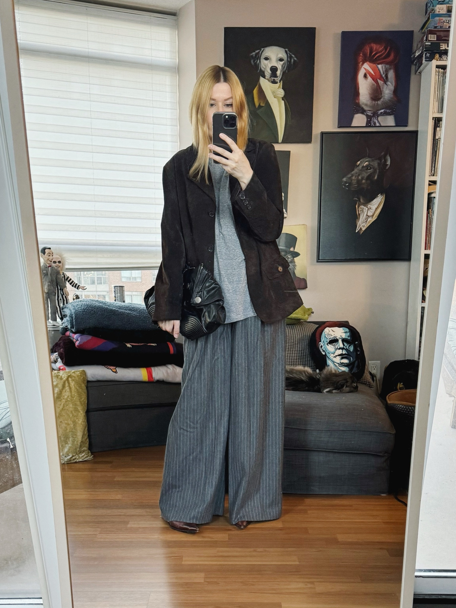 Loving brown and grey together since the Jil Sander F/W 1996 show.
Everything is vintage/secondhand exceptions trousers. This is the suede blazer I found in the Simons vintage section last week. 

 •
#falloutfit #alexandermcqueen #demanta #falltrends #torontostylist #StyleOver40  #secondhandFind #fashionstylist #slowfashion #FashionOver40  #MumStyle #genX #genXStyle #shopSecondhand #genXInfluencer #genXblogger #secondhandDesigner #Over40Style #40PlusStyle 



#LTKStyleTip #LTKOver40 #LTKSeasonal