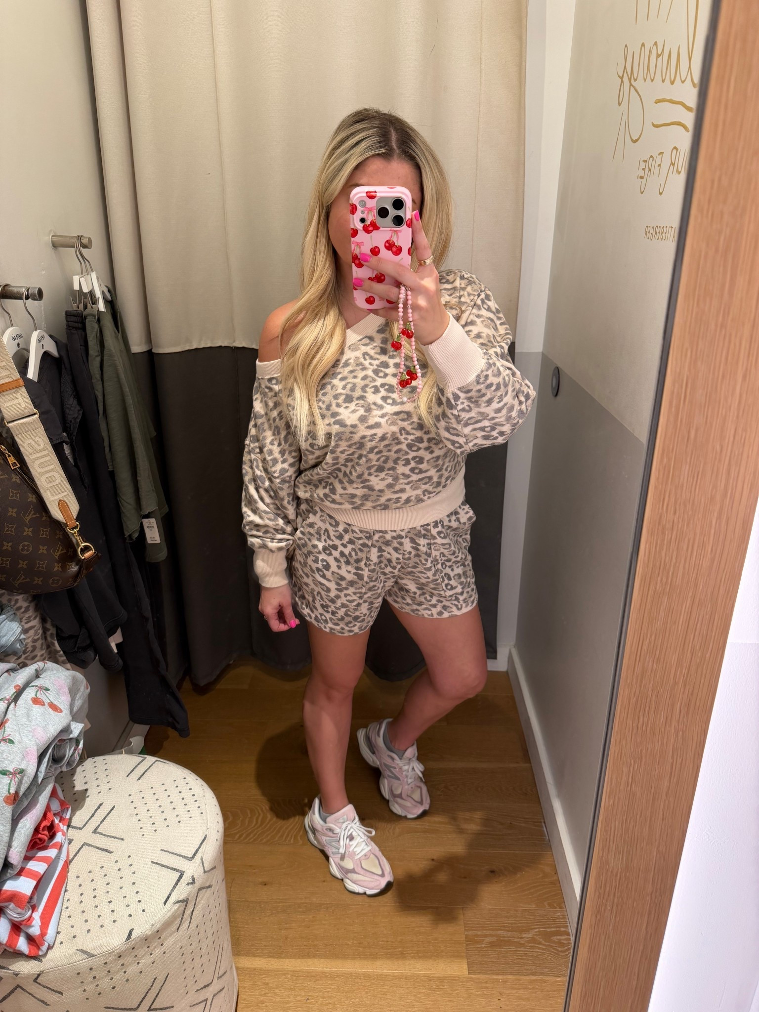 @Aerie outfit on sale
Size small
New balance tts

#LTKSaleAlert #LTKootd