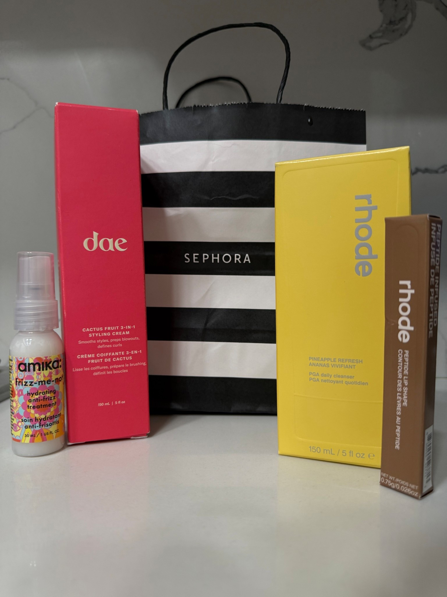 Tap to shop 

#LTKGiftGuide #LTKHoliday #LTKBeauty