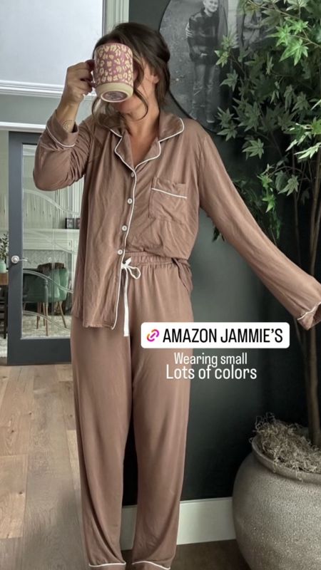 Amazon pajamas!! SOO soft! Wearing a small and comes in lots of colors! 

Summer find
Amazon find 
Travel essential 

#LTKStyleTip #LTKFindsUnder50 #LTKHome