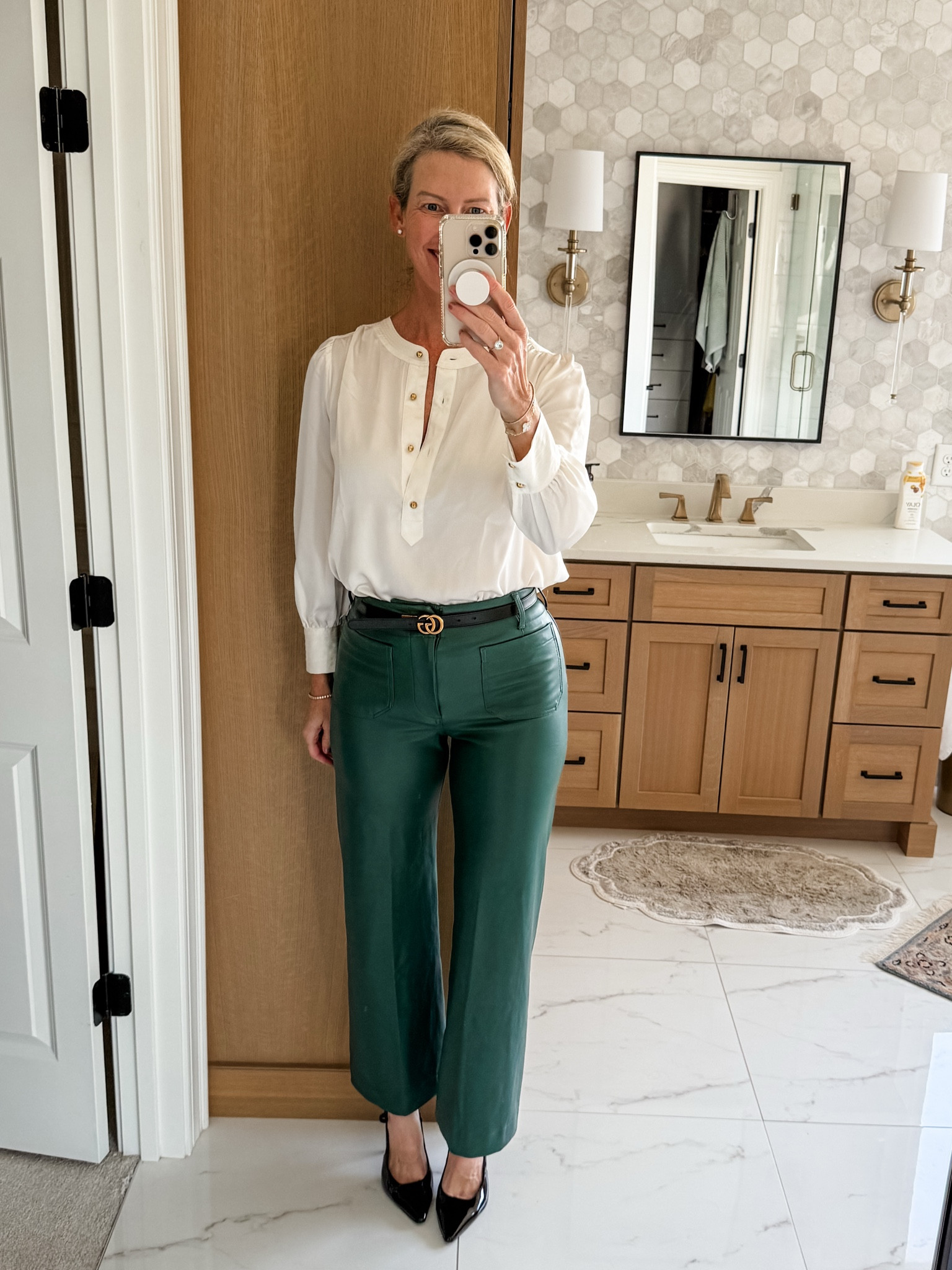 Heading to an executive meeting and so excited to wear this elevated look..super comfy and love the pants are unexpected yet super classy

#LTKOver40 #LTKWorkwear #LTKSaleAlert