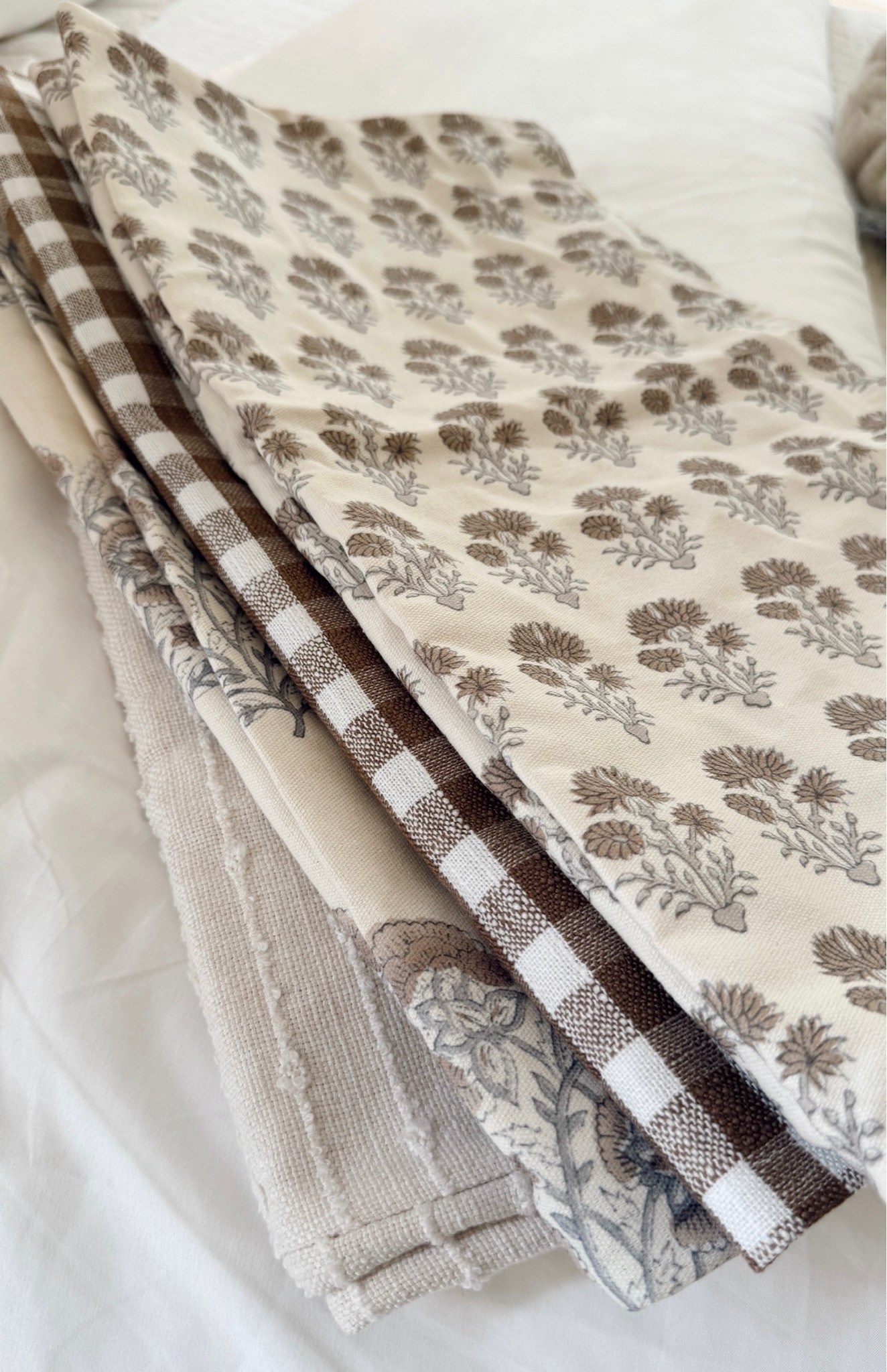 The best pillow covers for fall 🤎🍂
I love these for an easy seasonal refresh! Such a simple way to bring in pretty fall colors and patterns without changing out all of your pillows.

#LTKSeasonal #LTKHome #LTKmomlife