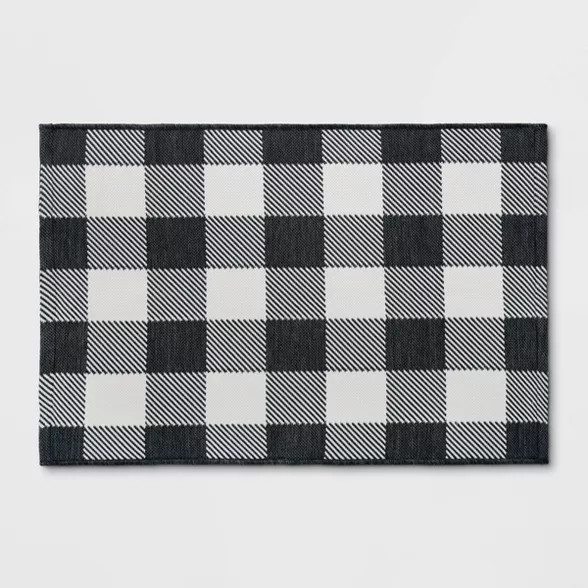 2'x3' Indoor/Outdoor Reversible Scatter Rug Black/White - Threshold™ | Target