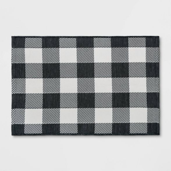 2'x3' Indoor/Outdoor Reversible Scatter Rug Black/White - Threshold™ | Target