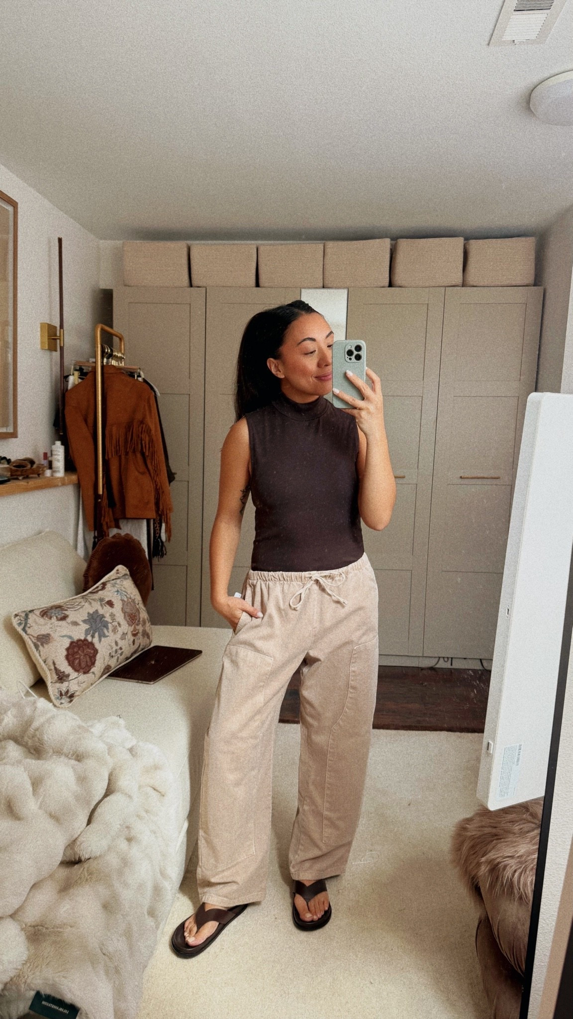 The cutest barrel pants for early fall! Wearing size M regular (could’ve done S)

#LTKootd #LTKPetite #LTKSeasonal