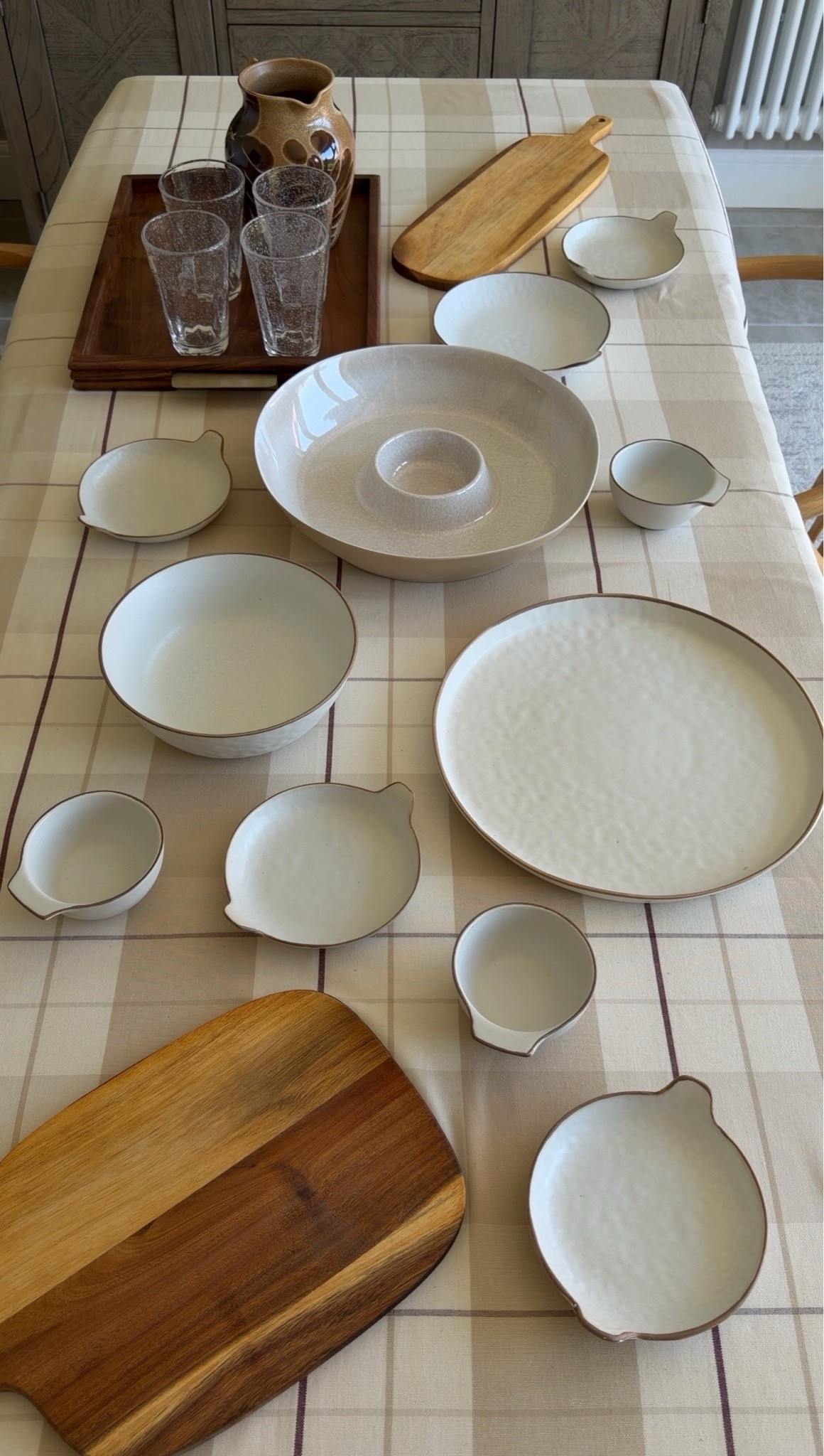 M&S have such good hosting tableware for summer picky bits! 🍽️☀️ 

Summer hosting, bowls, wooden board, hosting

#LTKuk #LTKhome #LTKstyletip